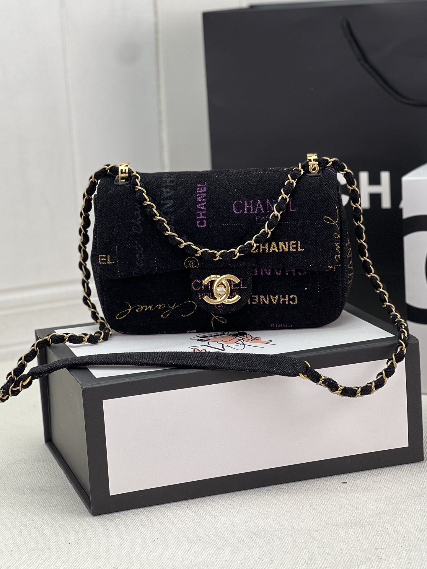 TOP CHANEL Flab Bag Graffiti Denim 23x14x8cm/28×16×6cm - 2 Color