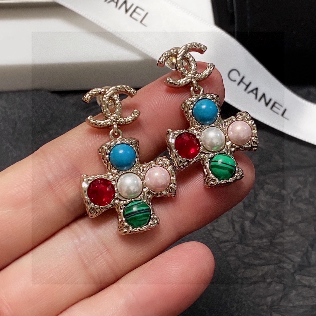 TOP CHANEL CC Earrings