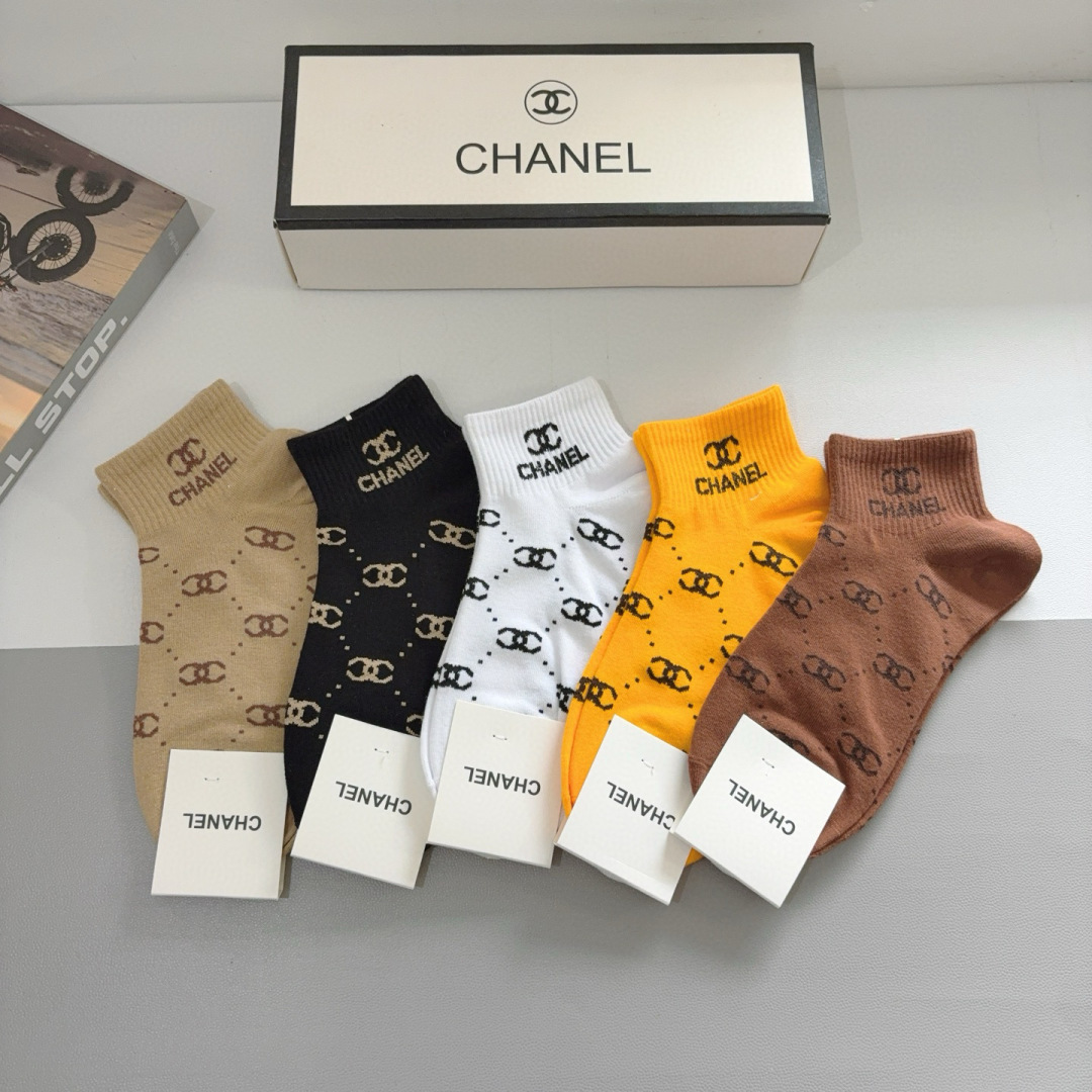 TOP CHANEL Socks - 5 Pieces as a Set