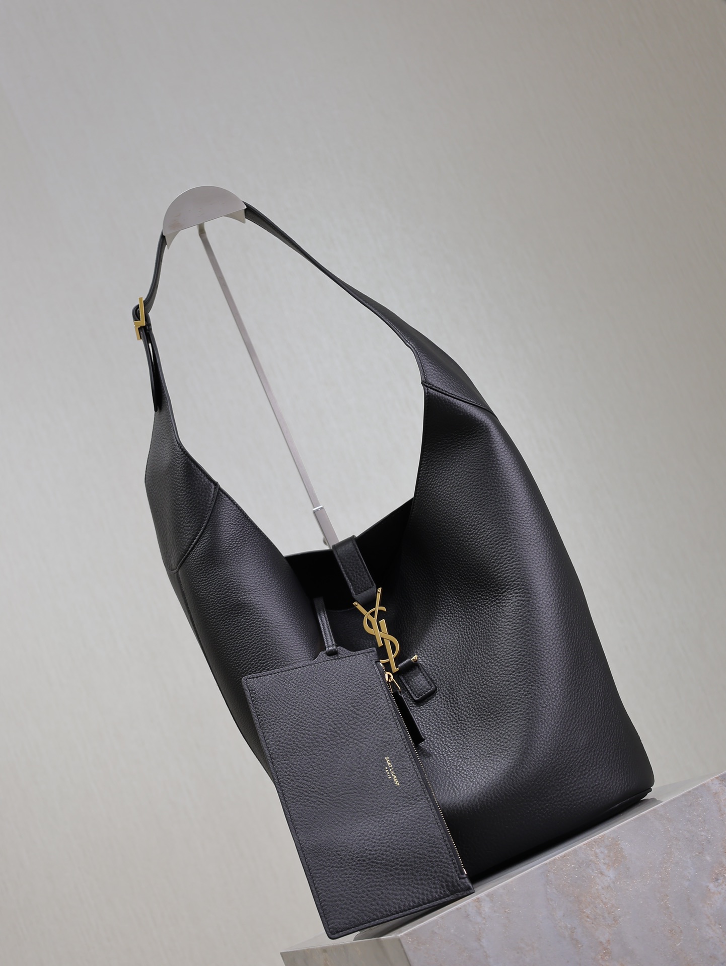 TOP Yves Saint Laurent YSL Large Bucket Hobo Bag 26×31.5×13.5cm - Black&GHW