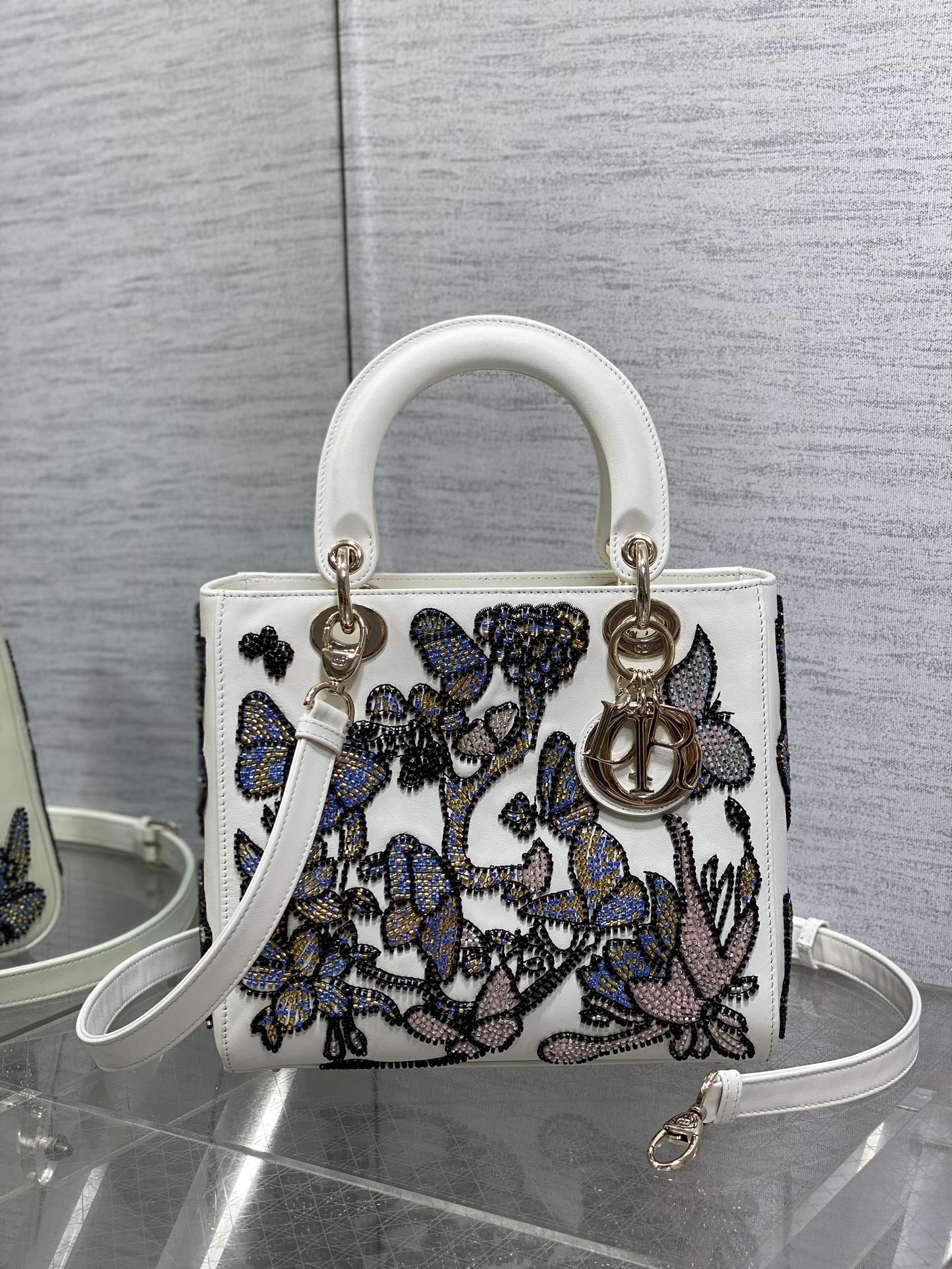 TOP Christian Dior Medium Lady Dior Bag 24x20x11cm Embroidered Butterflies Beads