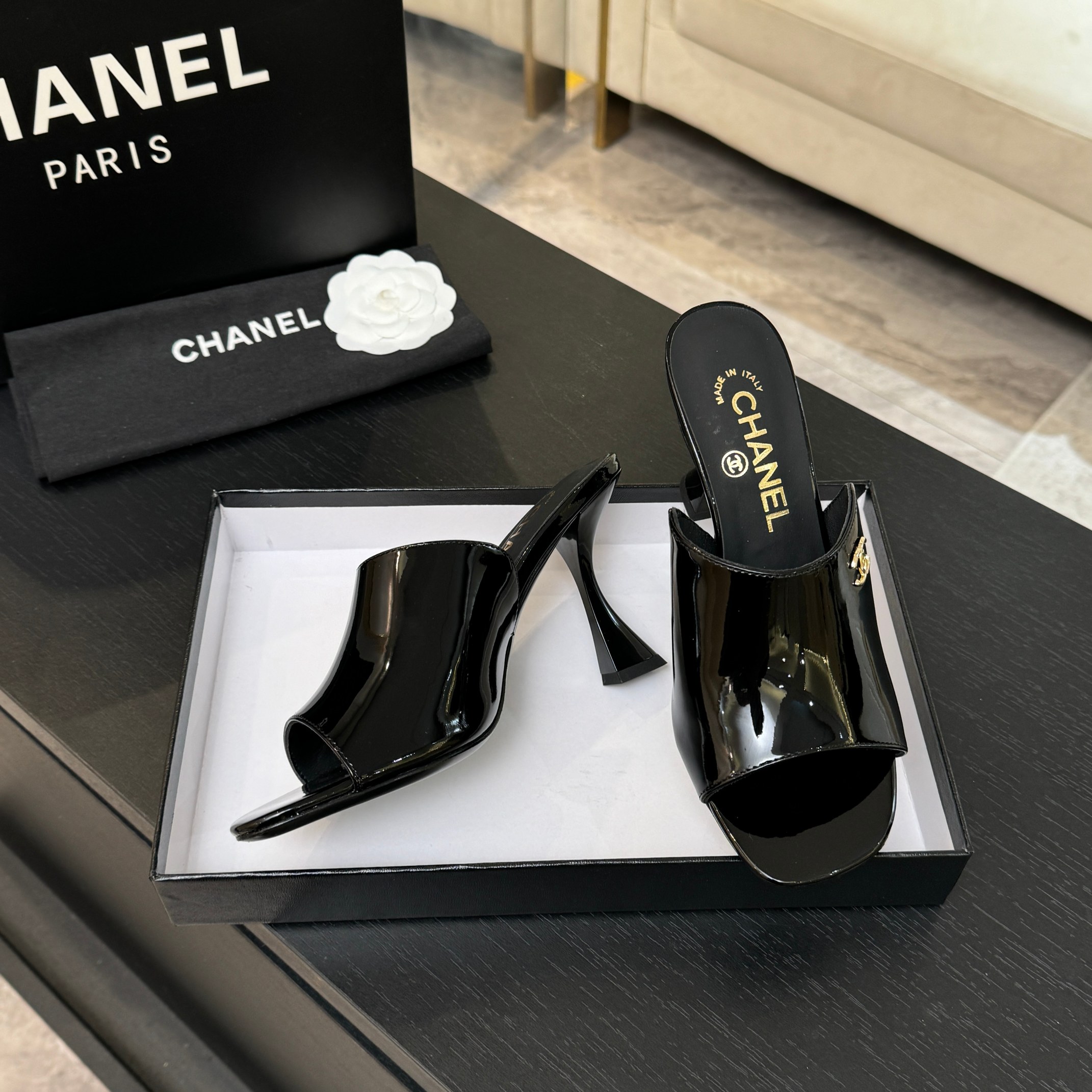 TOP CHANEL Glossy High Heel Sliders - Black