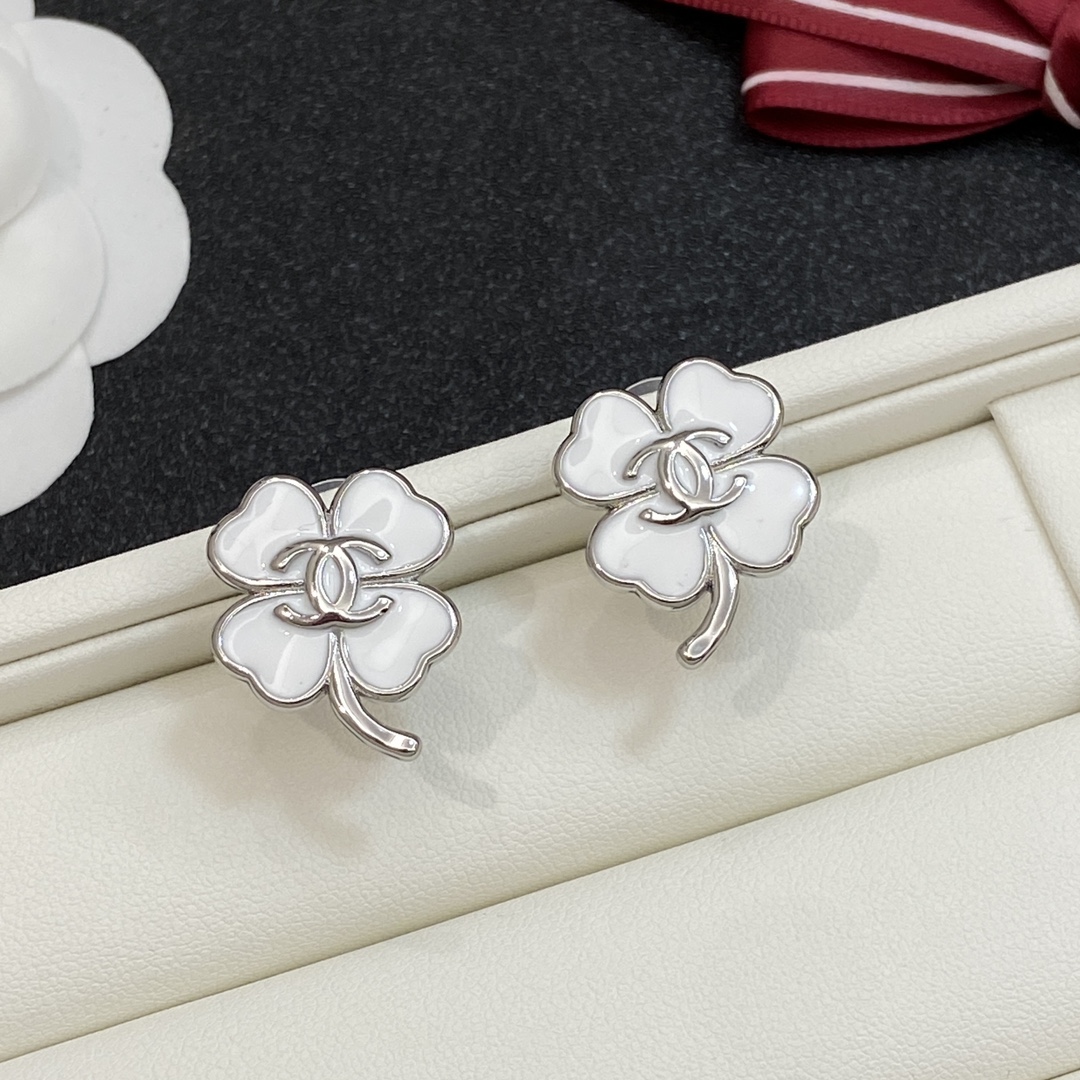 TOP CHANEL Earrings- 2 Colors