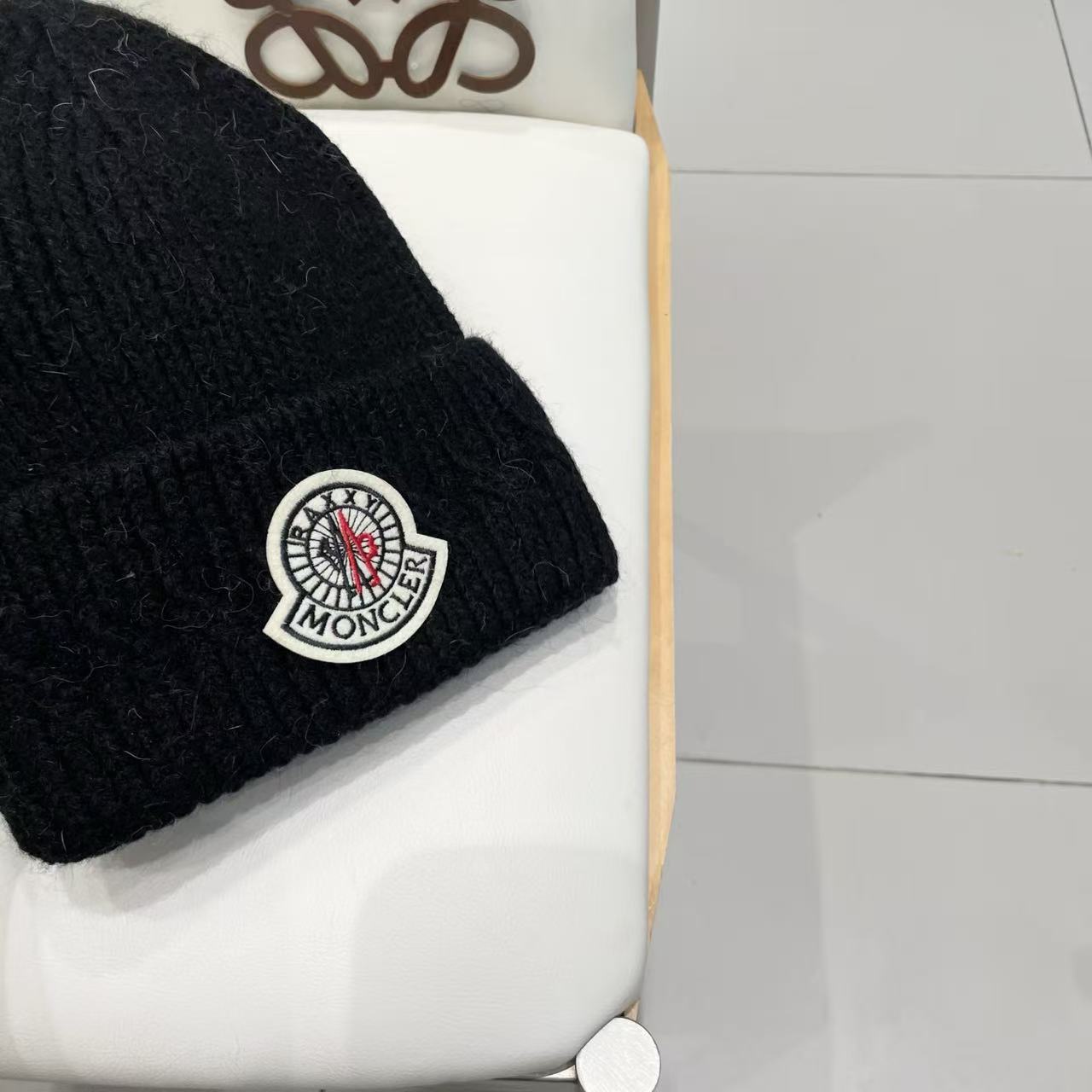 MONCLER Knitted beanie(Replica)