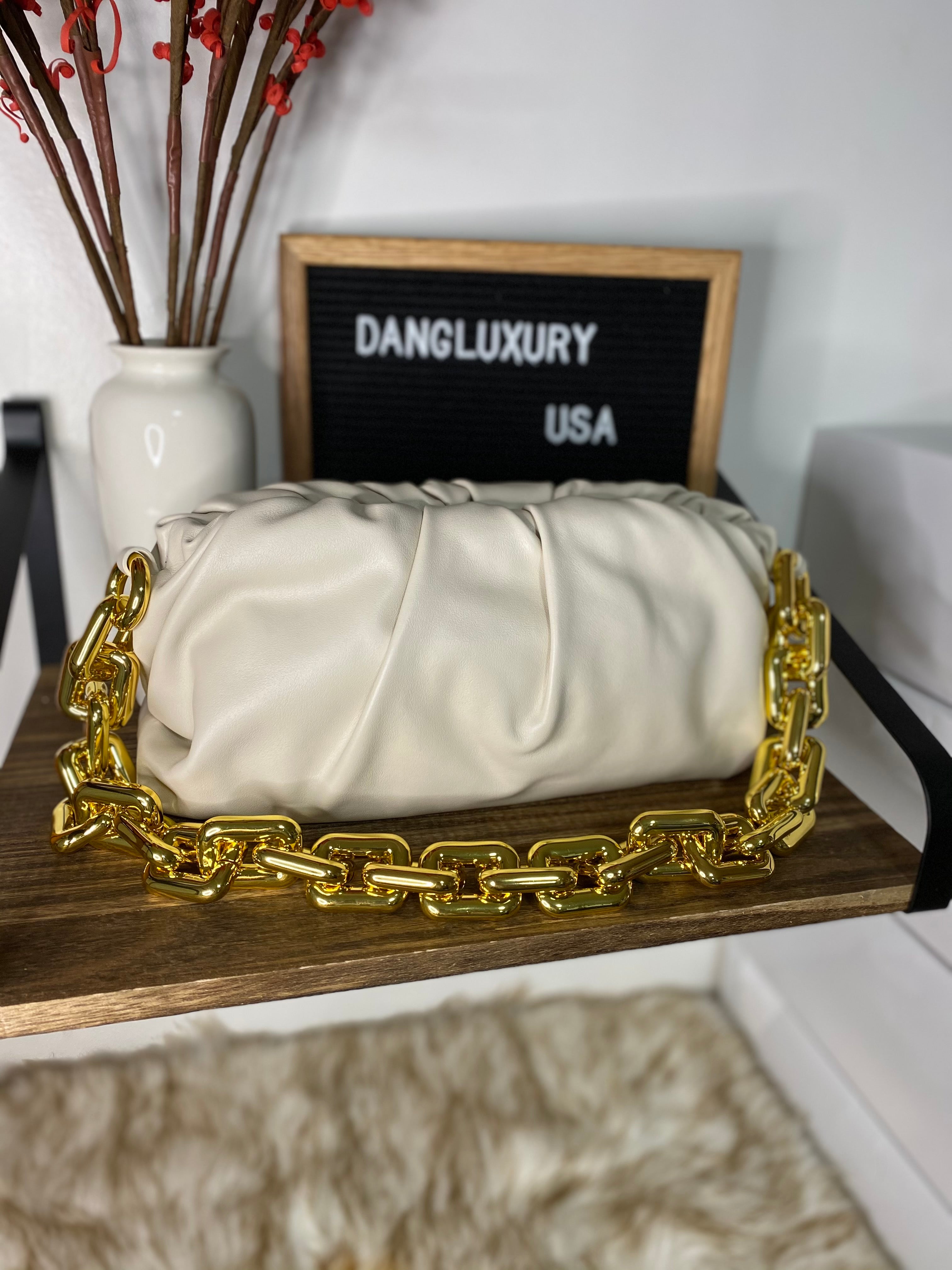 TOP Bottega Veneta BV  Chain Pouch  - Plaster