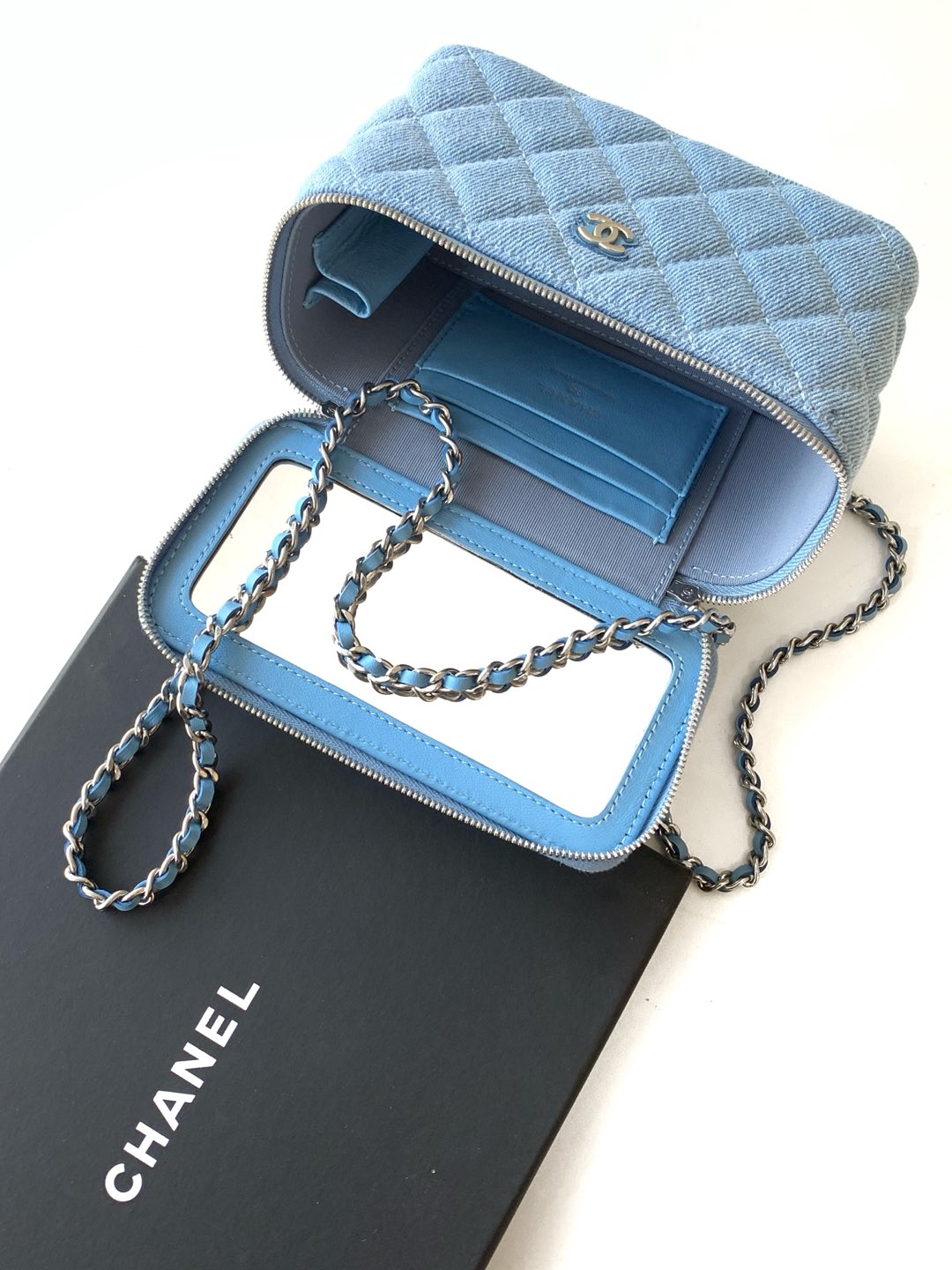 TOP CHANEL Vanity Case Denim 17×9.5×8cm - Blue