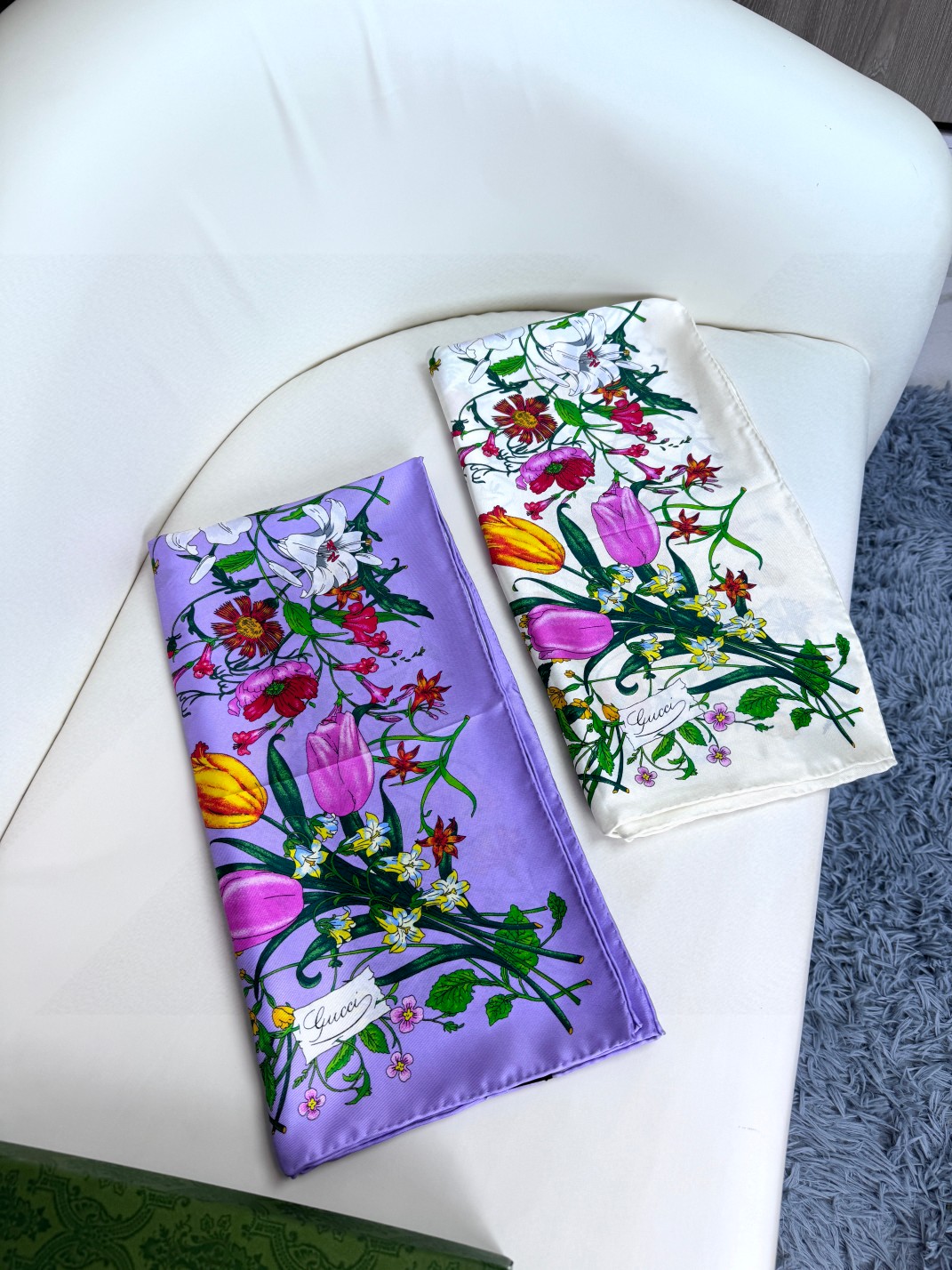 TOP GUCCI GG Gorgeous Flower Jacquard Scarf 90x90 cm - 2  Color