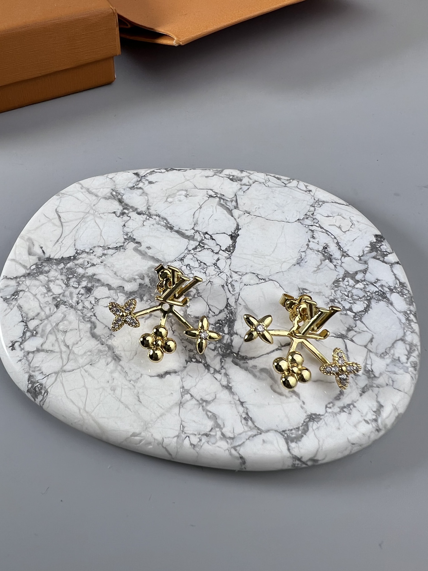 TOP Louis Vuitton LV Earrings - 2 Color