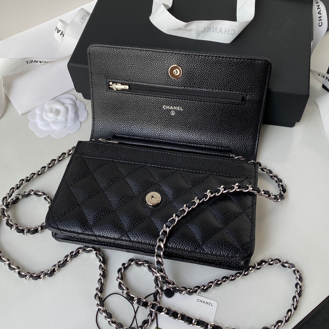 TOP CHANEL WOC Bag Lychee Leather small logo 19 cm - Black & SHW