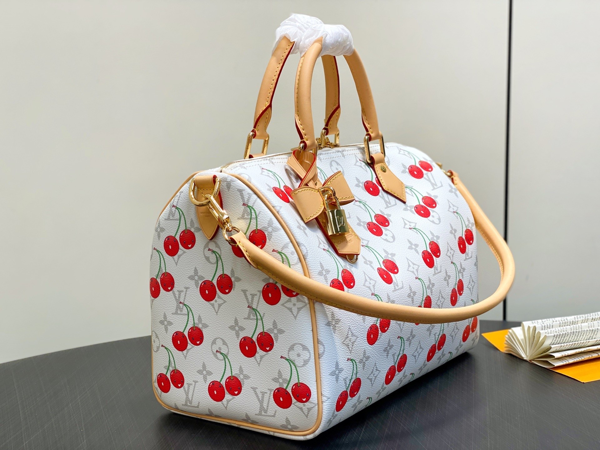 TOP Louis Vuitton LV Speedy Soft 30 Bag with Cherry Pattern 30 x 21 x 17cm - White