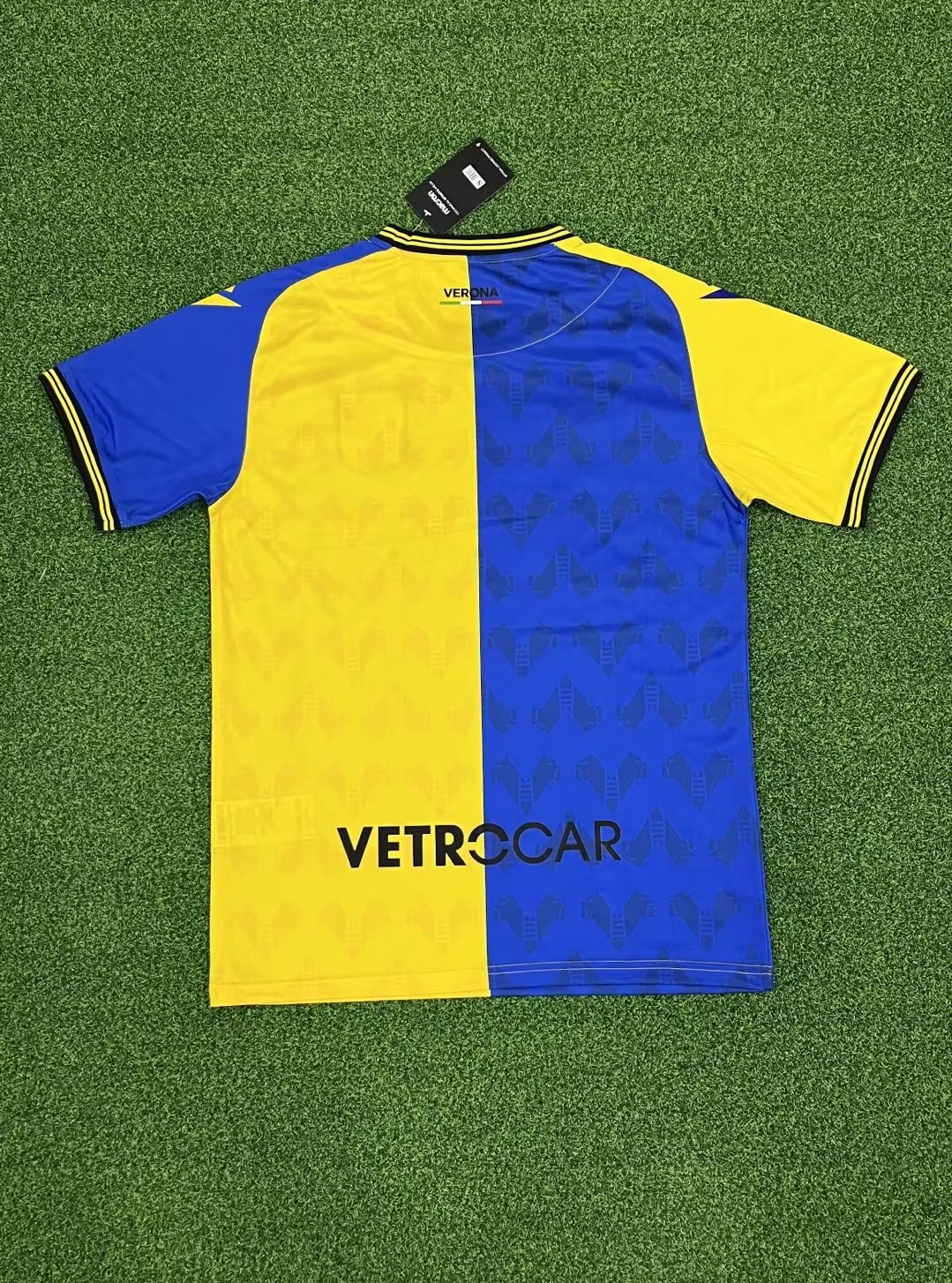 2425  Hellas Verona  Jersey..Player embroidery version