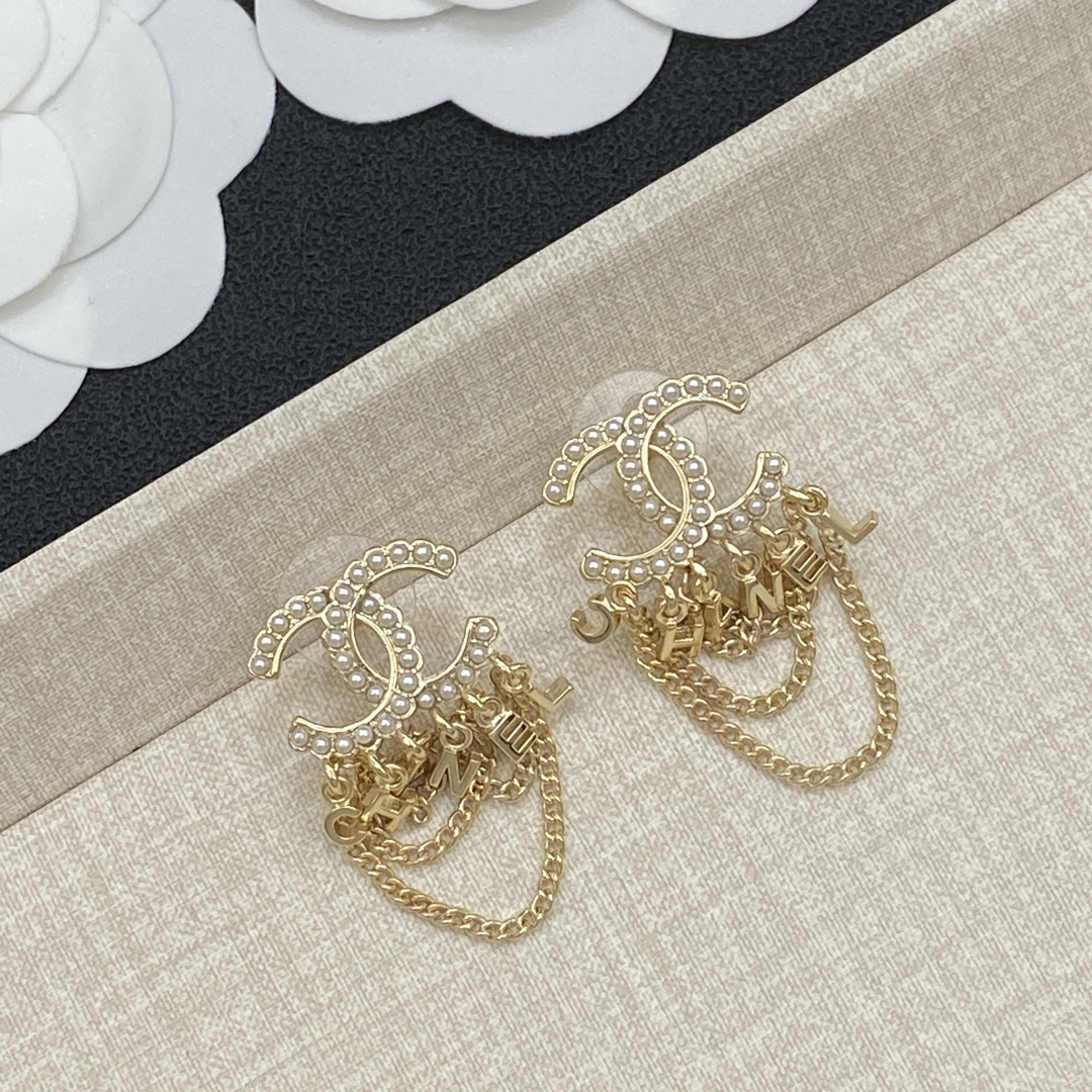 TOP CHANEL Earrings - Gold