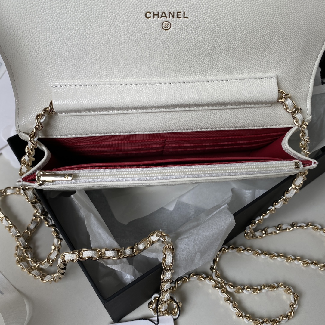 TOP CHANEL WOC Bag Lychee Leather 19 cm - White