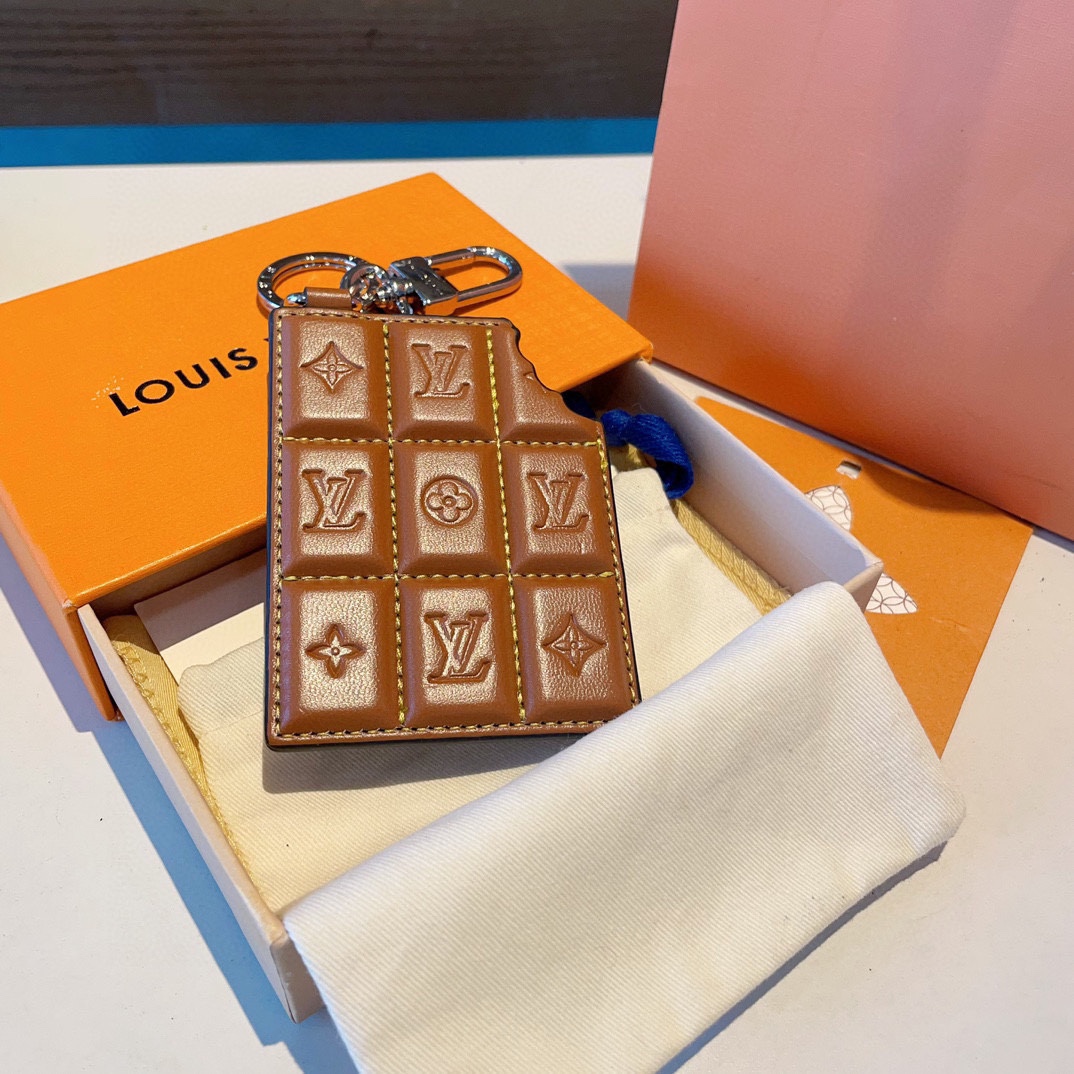 TOP Louis Vuitton LV Chocolate Keychain