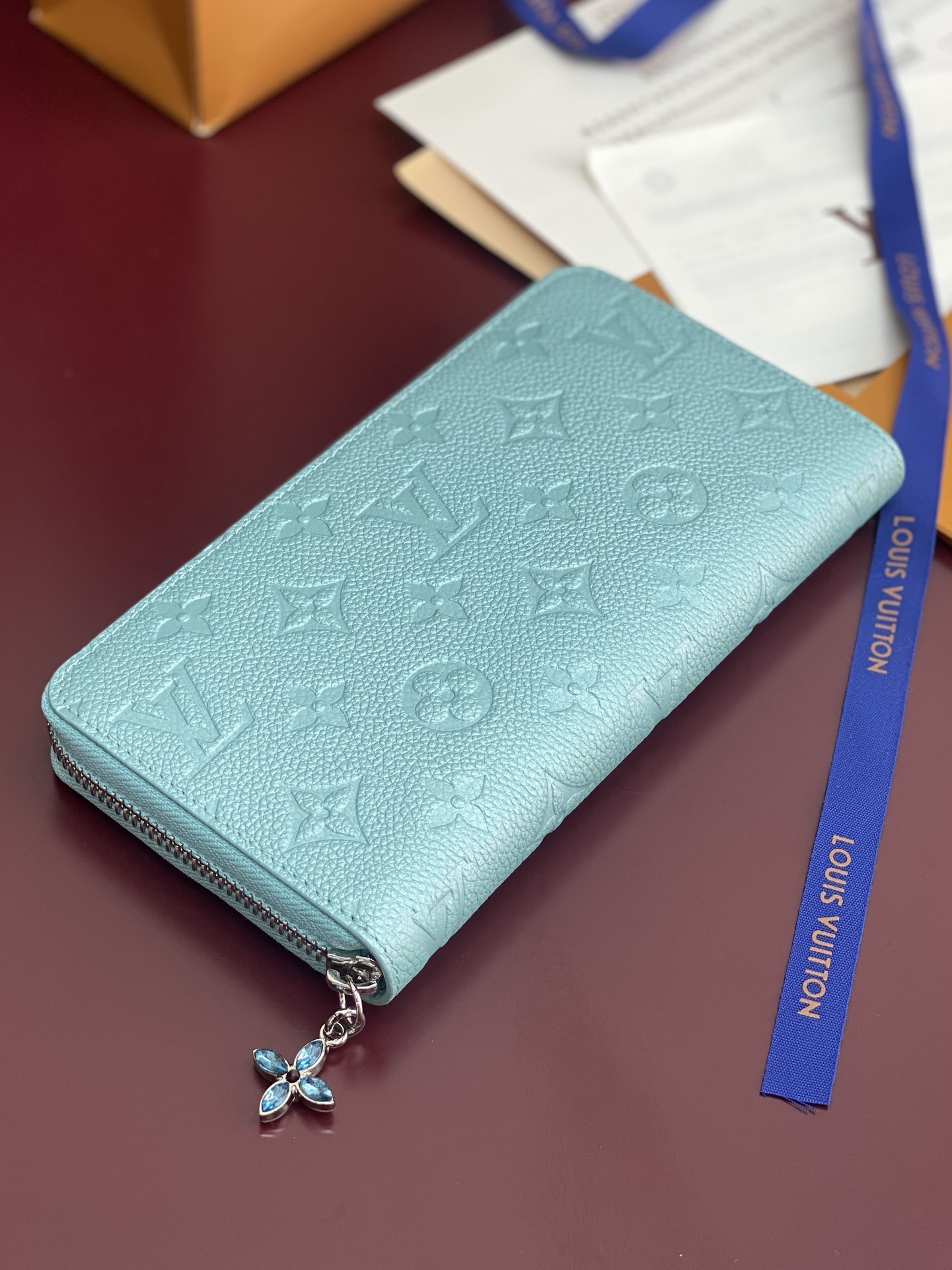 TOP Louis Vuitton LV Zip Wallet 19.5x10.5x2.5cm - Pearlescent Blue