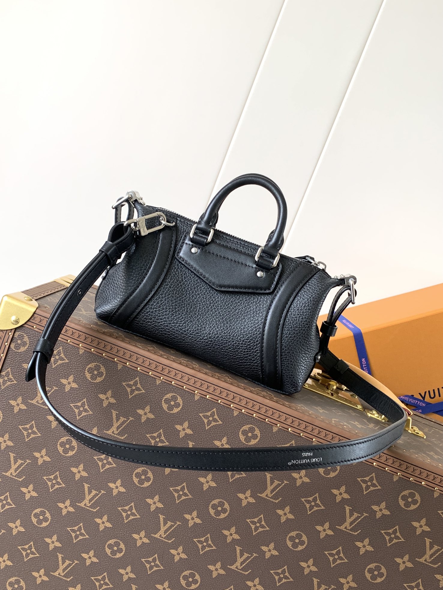 TOP Louis Vuitton LV Nano LV Rider Bag Calfskin 10x10x23cm/15x15x38cm - Black