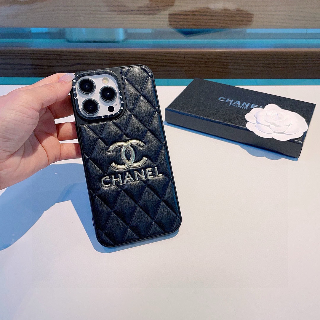 TOP CHANEL Iphone Case - 2 Colors
