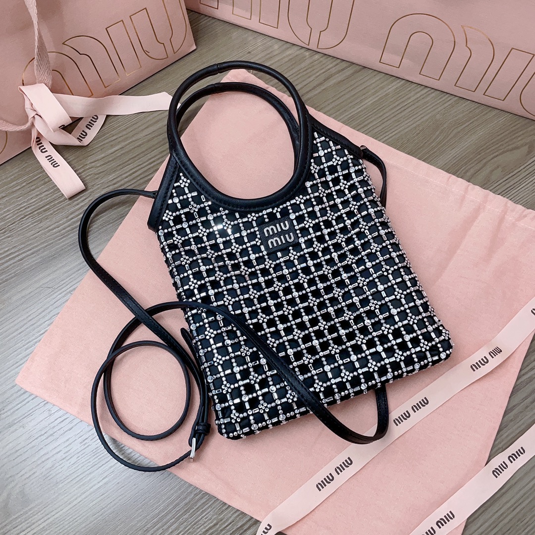 TOP Miu Miu Diamond Bag 20x24cm - 2 Color