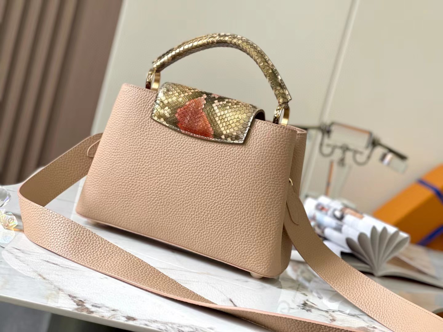 TOP Louis Vuitton LV Capucines Python Gold Buckle Bag 27 x 18 x 9cm- Beige