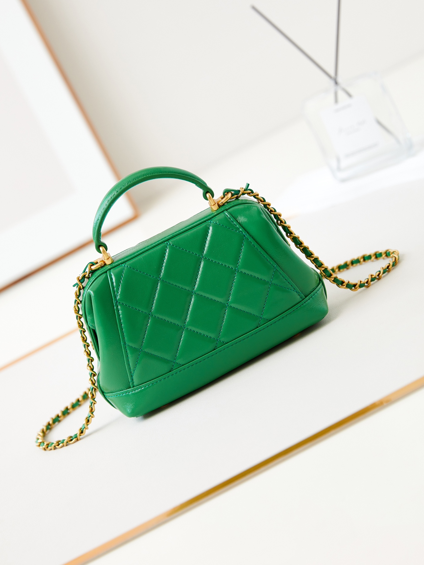 TOP CHANEL Top Handle Bag 12x18x7cm - Green
