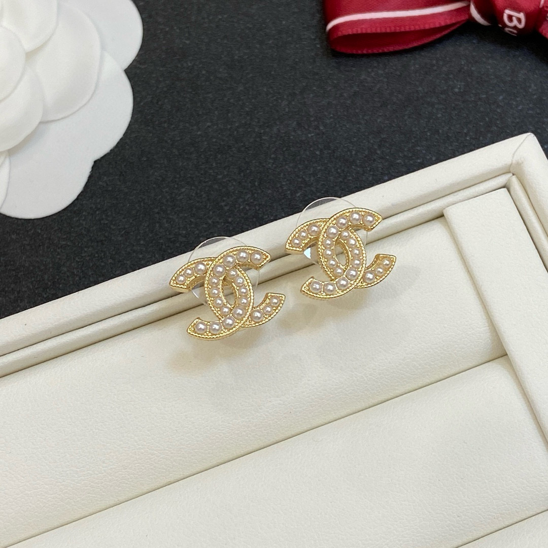 TOP CHANEL Earrings - Collection