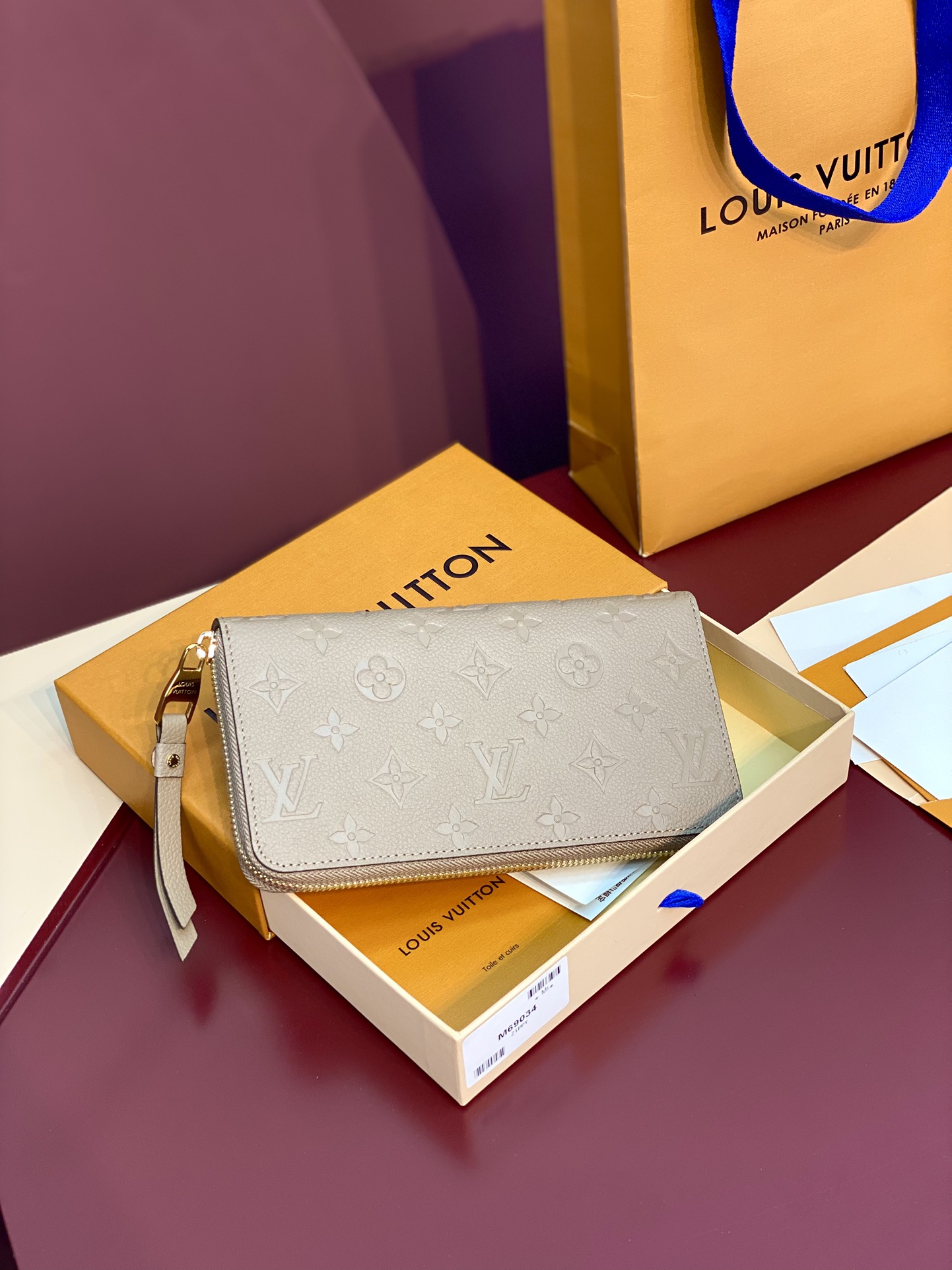 TOP Louis Vuitton LV Zippy Wallet Monogram Empreinte Leather 19.5x10cm - Khaki