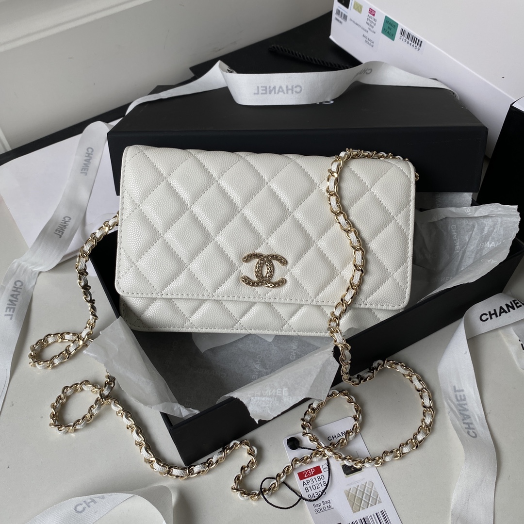 TOP CHANEL WOC Bag Lychee Leather 19 cm - White