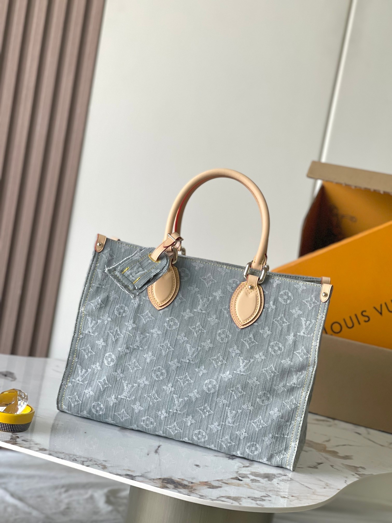 TOP Louis Vuitton LV On The Go Bag MM 35x27x14cm - Gray