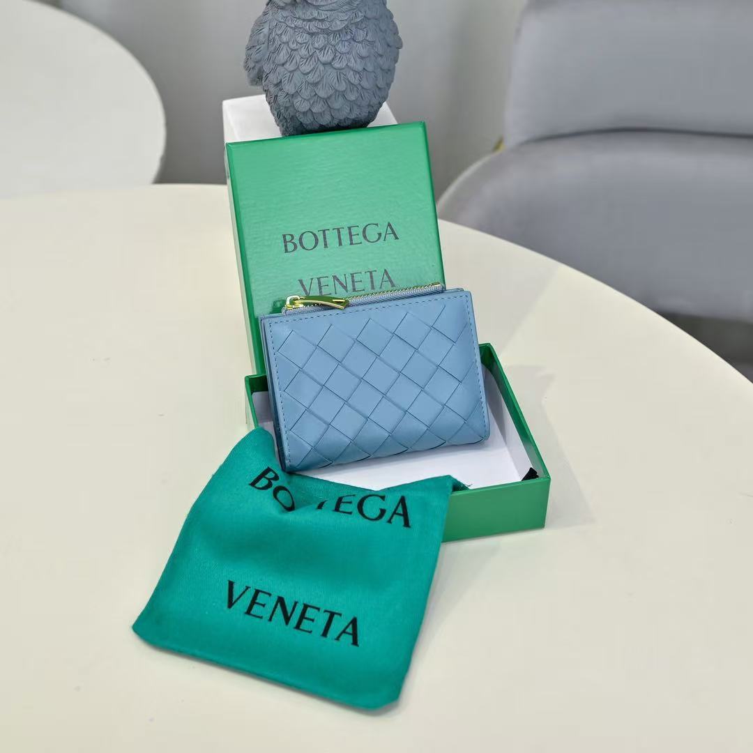 Bottega Veneta Intrecciato Small Bi-Fold Wallet (Replica)