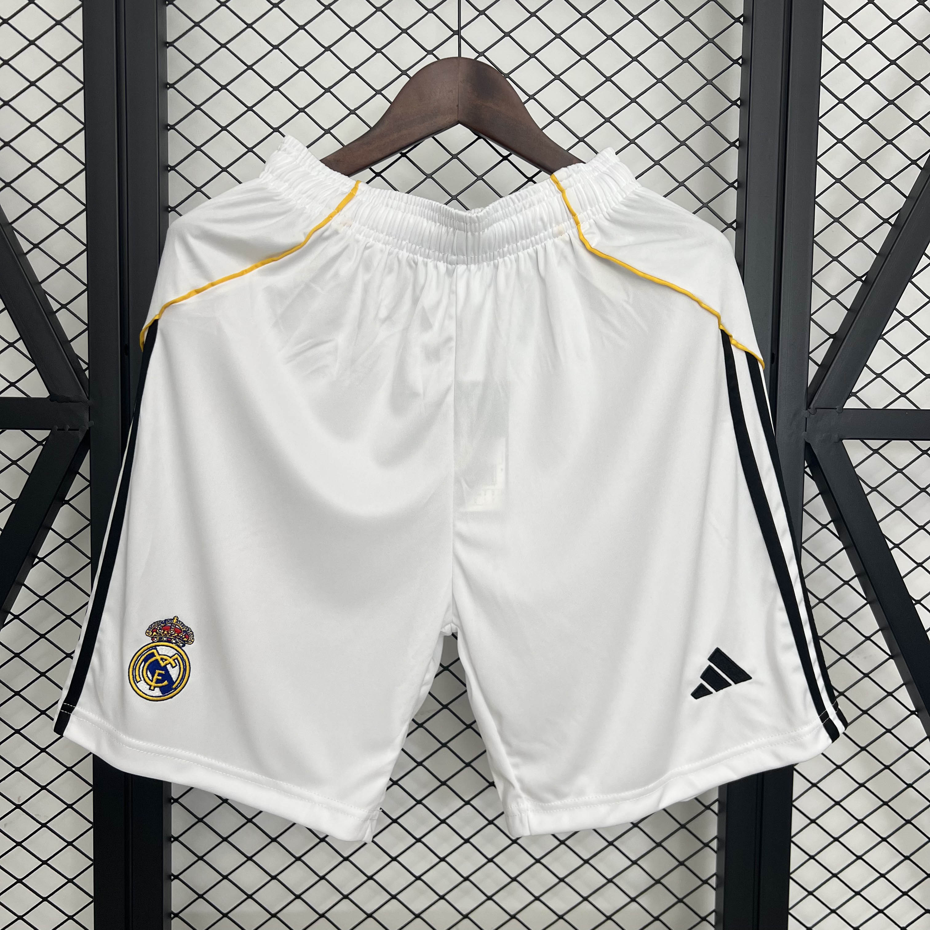 2025/2026 Real Madrid Home Shorts 1:1 Thai Quality