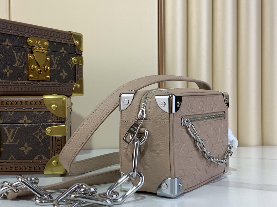 TOP Louis Vuitton LV  Soft Trunk Monogram Bag 18.5 x 13.0 x 8.0 cm - Brown