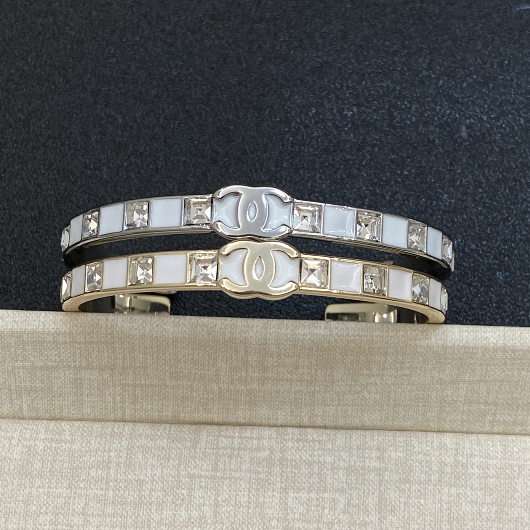 TOP CHANEL Bracelet - 2 Colors