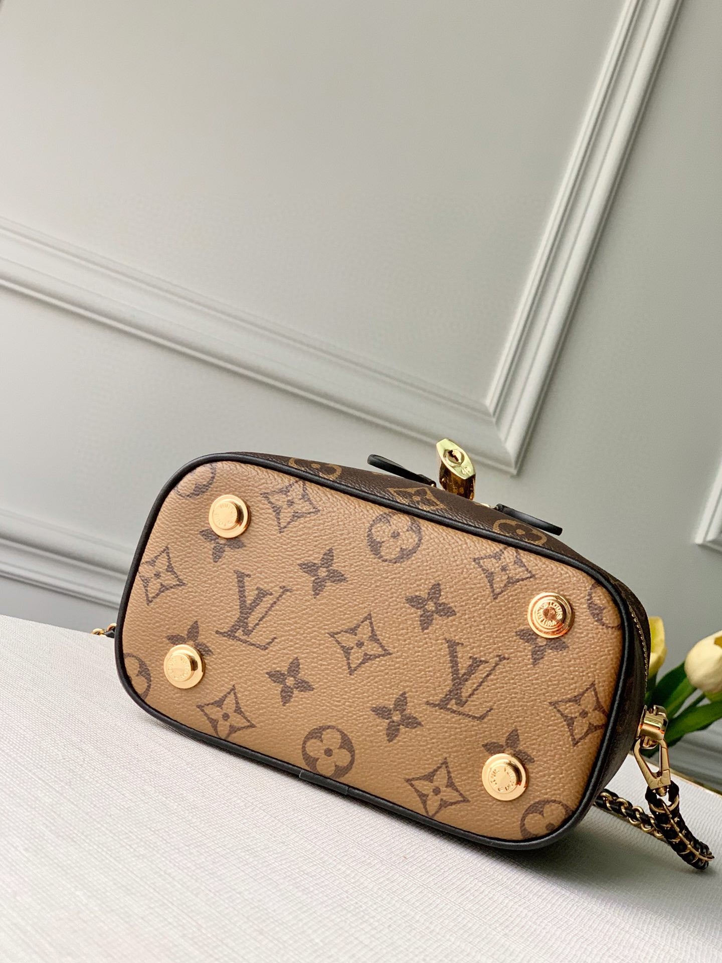 TOP Louis Vuitton LV L*V Reversed Monogram Vanity PM 19 x 13 x 11 cm-Brown