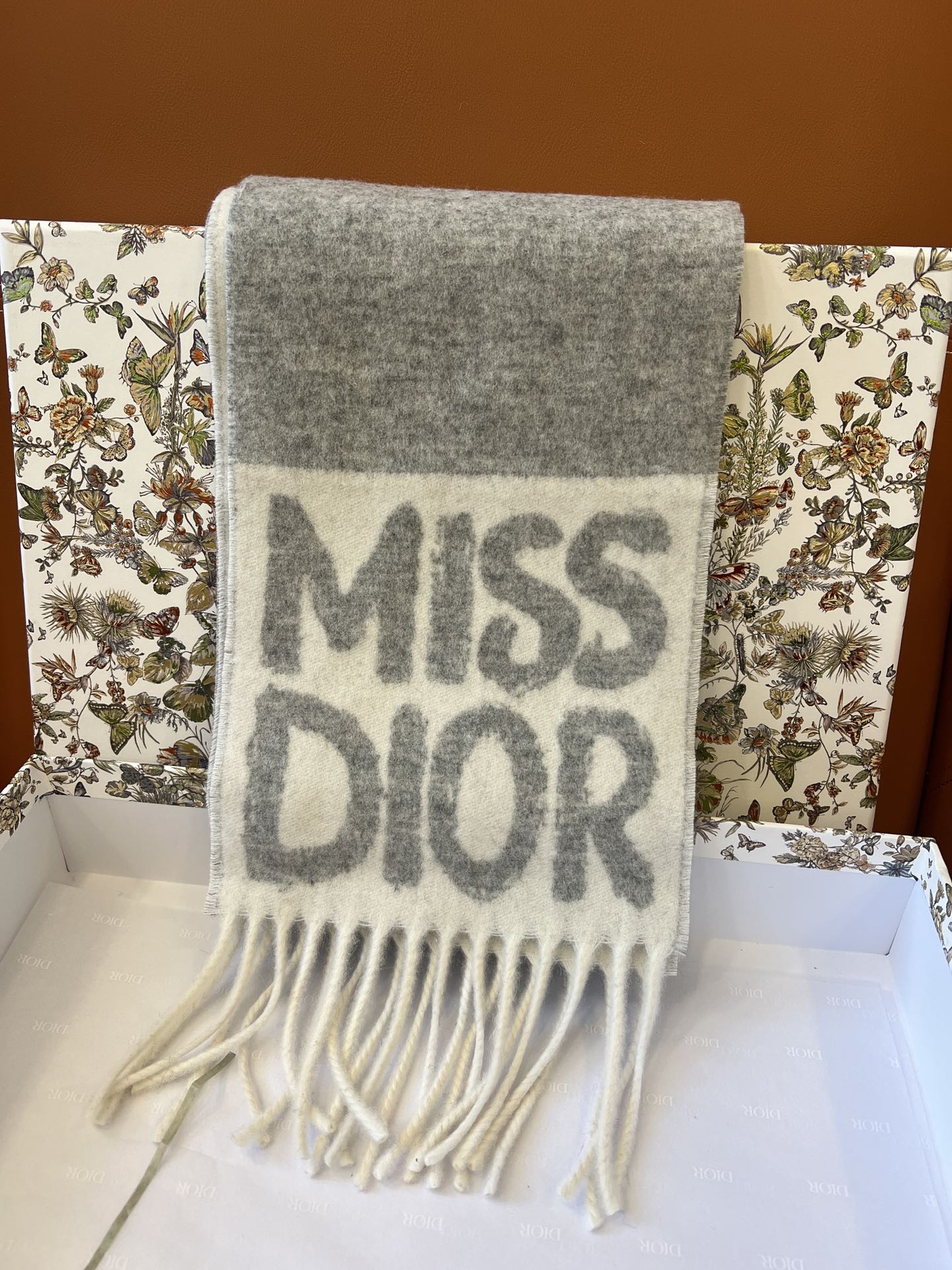 TOP Christian Dior Scarf 17 x 140 cm - 2 Colors