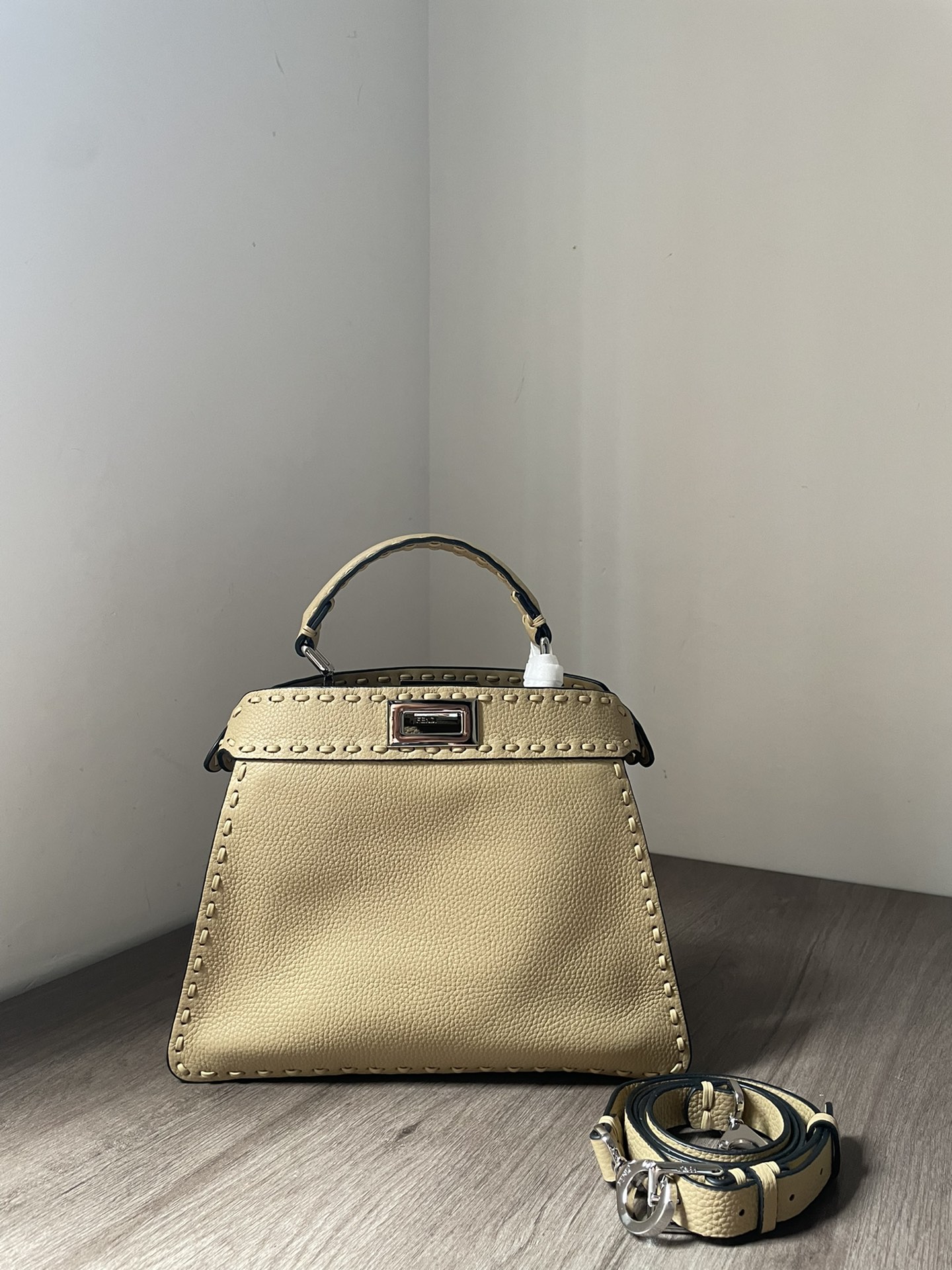 TOP FENDI  Original One-Hand Stitched Peekaboo Kitten Bag - 6 Colors