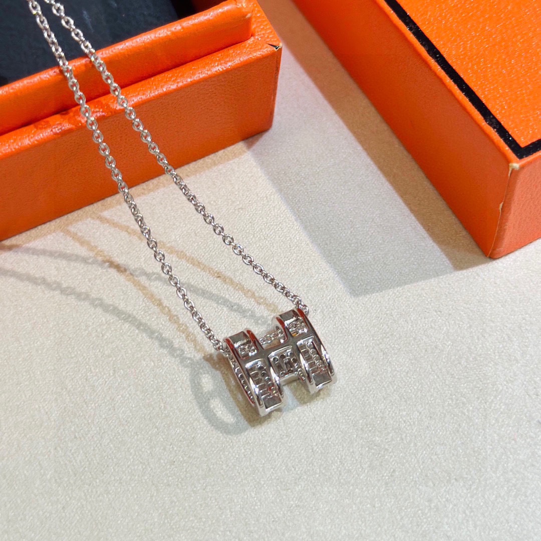 TOP HERMES H Necklace