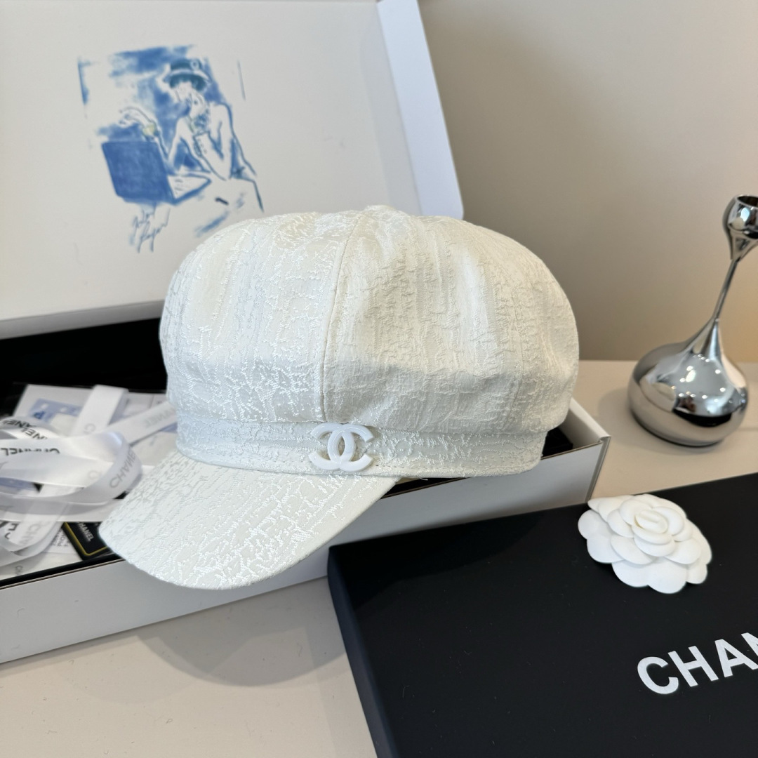 TOP CHANEL Beret Hat - White