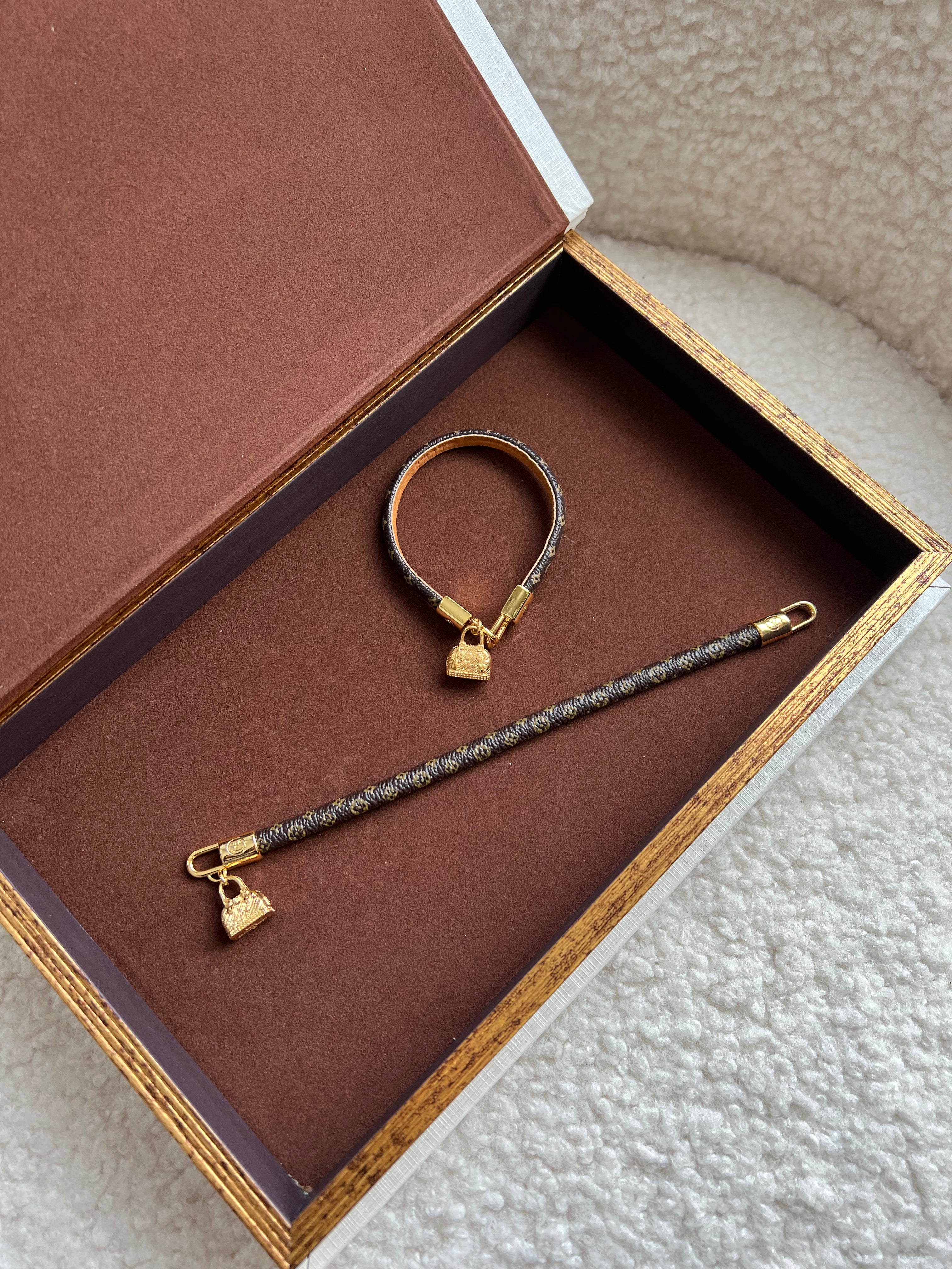 TOP Louis Vuitton LV Alma Charm Monogram Bracelet