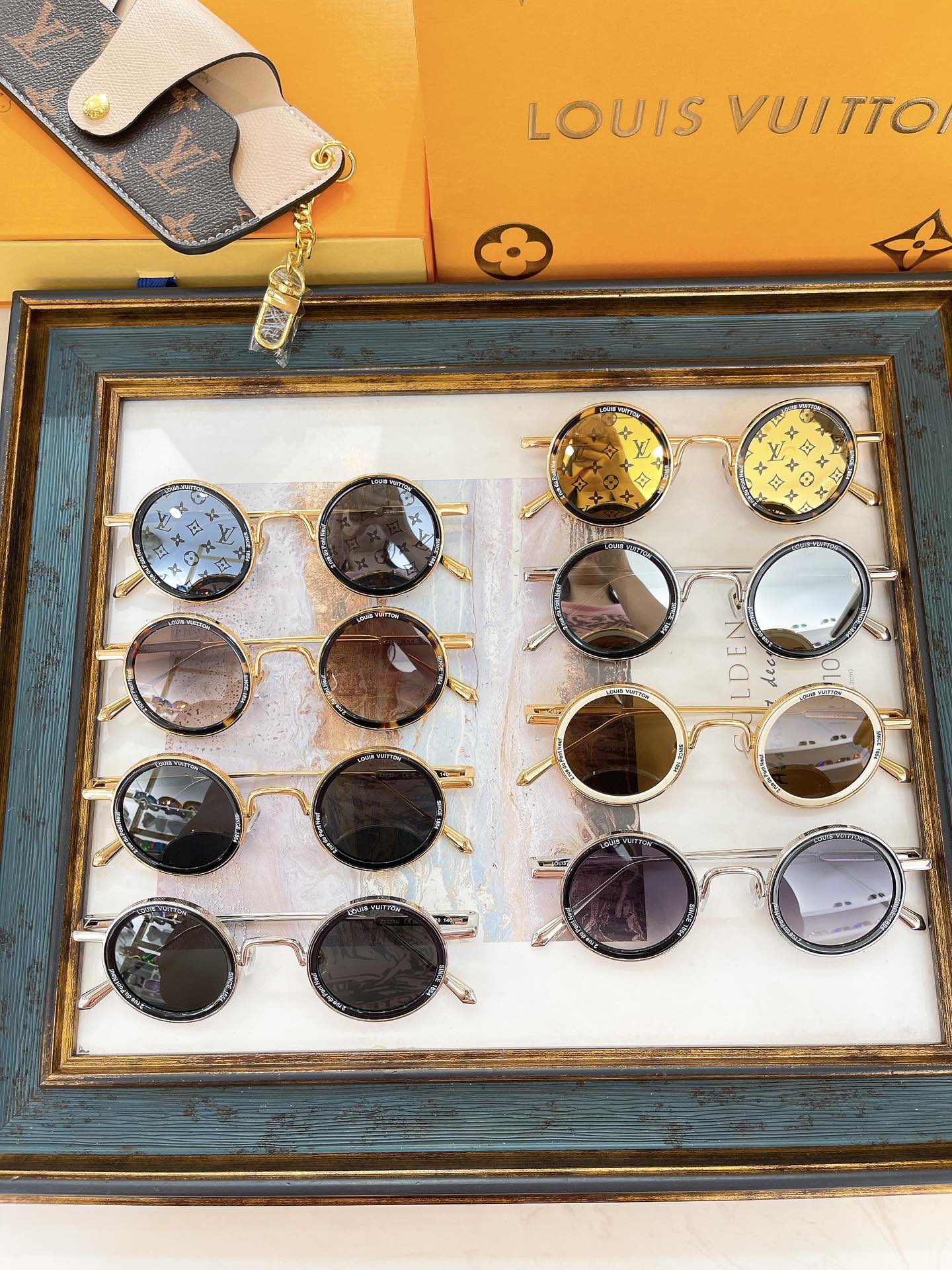 TOP Louis Vuitton LV Sunglasses  - 8 Color