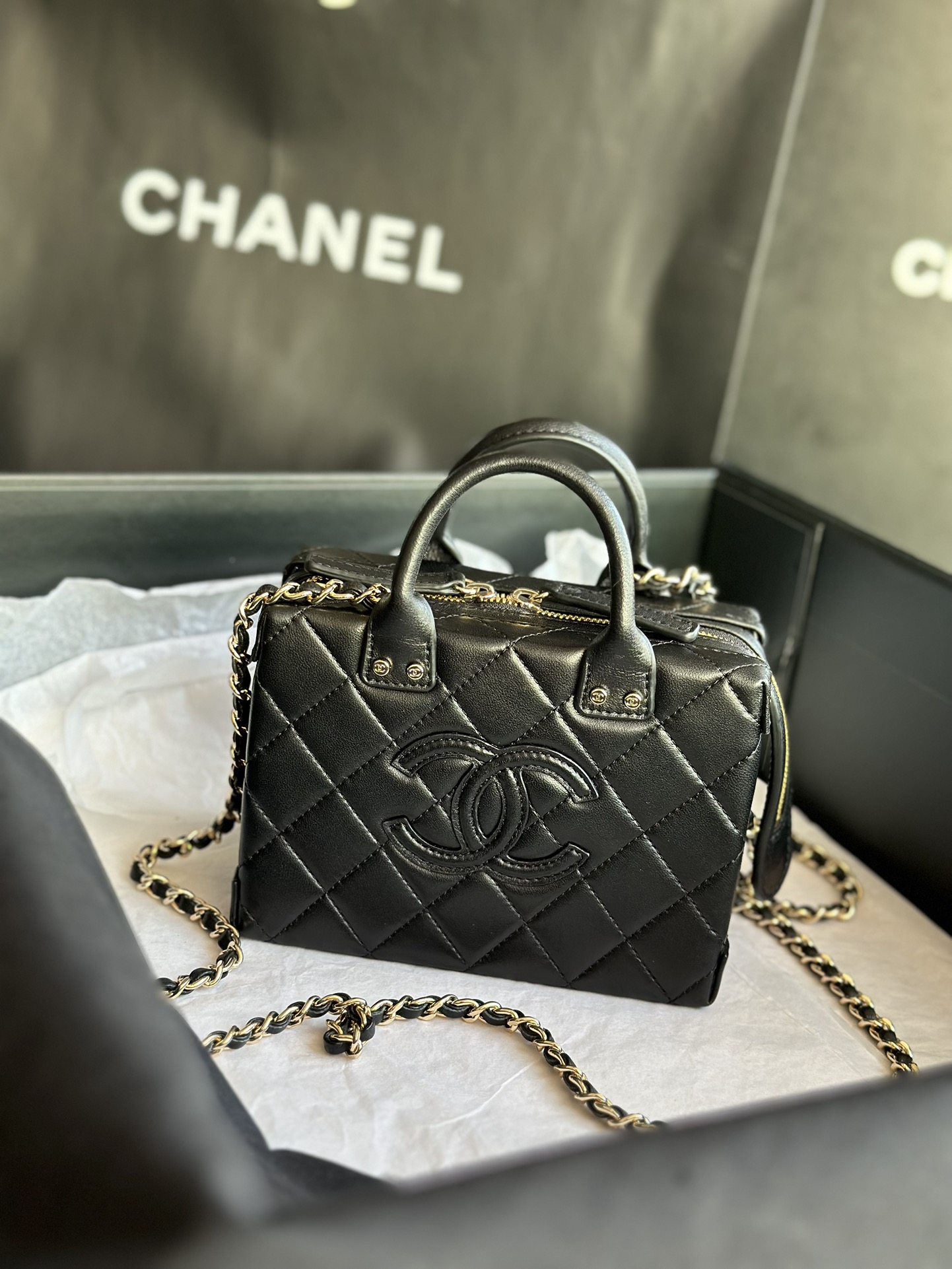 TOP CHANEL Mini Box Bag 11.5 X15 X8.5 cm - Black