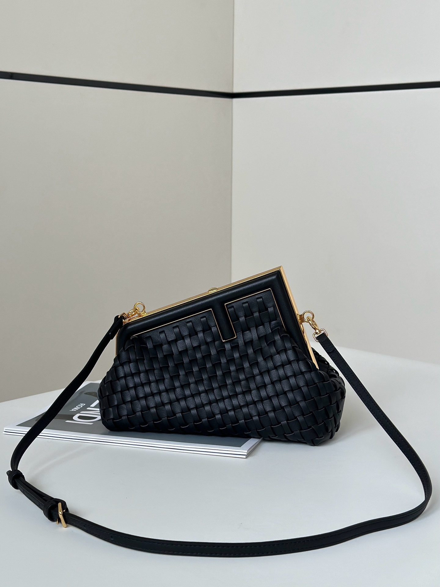 TOP FENDI First Bag Sheepskin Weaving 24x9x18cm - Black