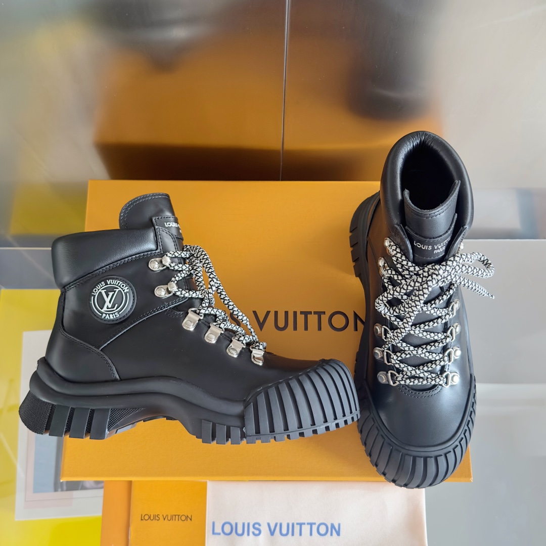TOP Louis Vuitton LV  Short Boots - 2 Colors