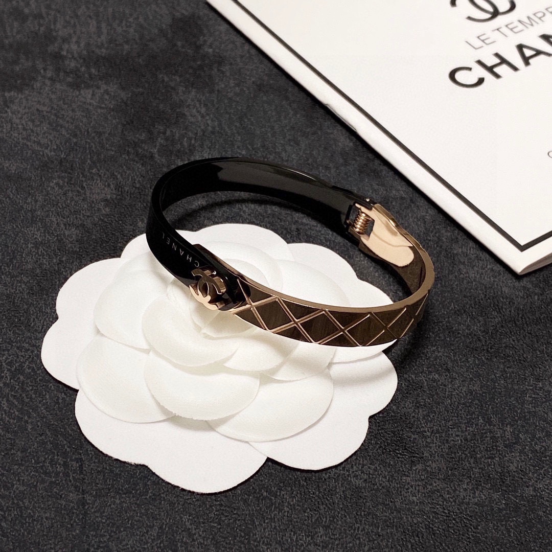 TOP CHANEL Bracelet-Black