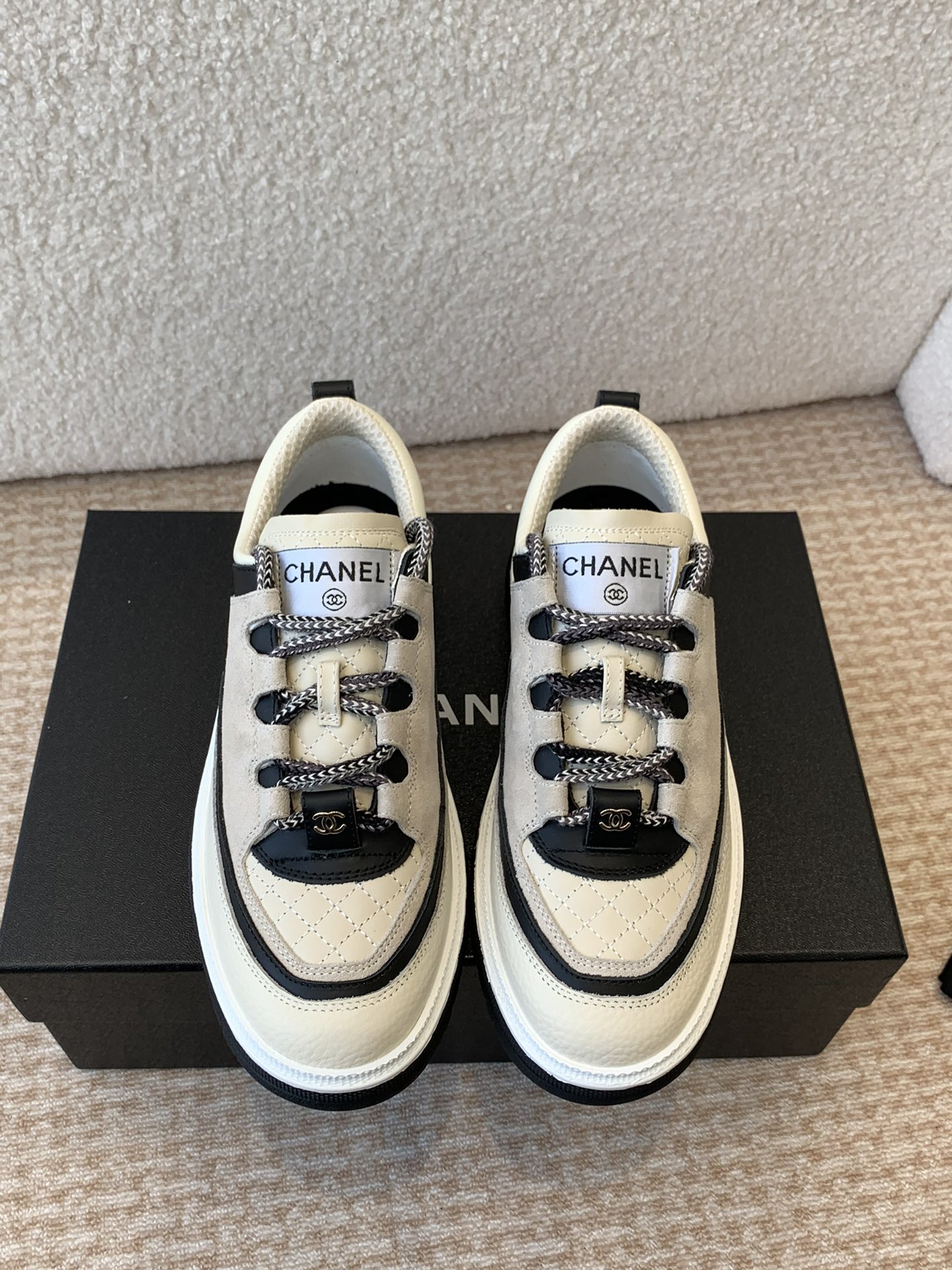 TOP CHANEL CC  24ss Sneakers - 2 Color