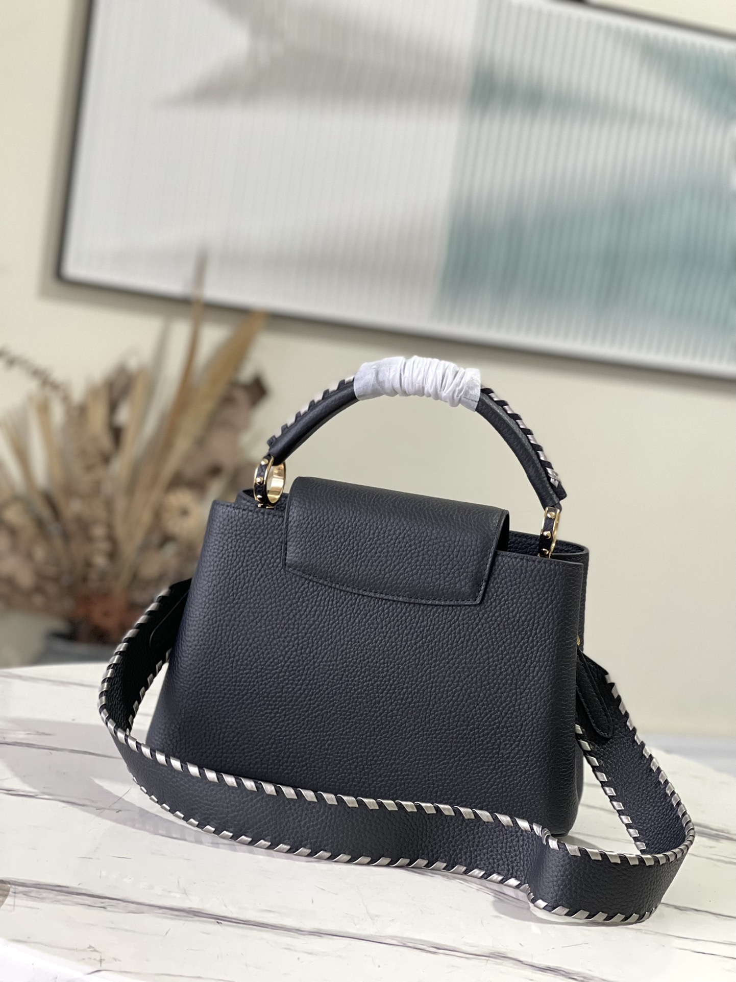 Louis Vuitton Z Capucines MM M21121