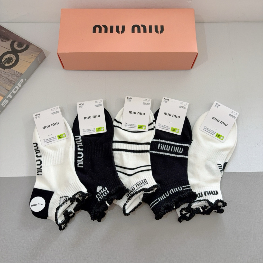 TOP Miu Miu Socks - 5 Pieces as a Set