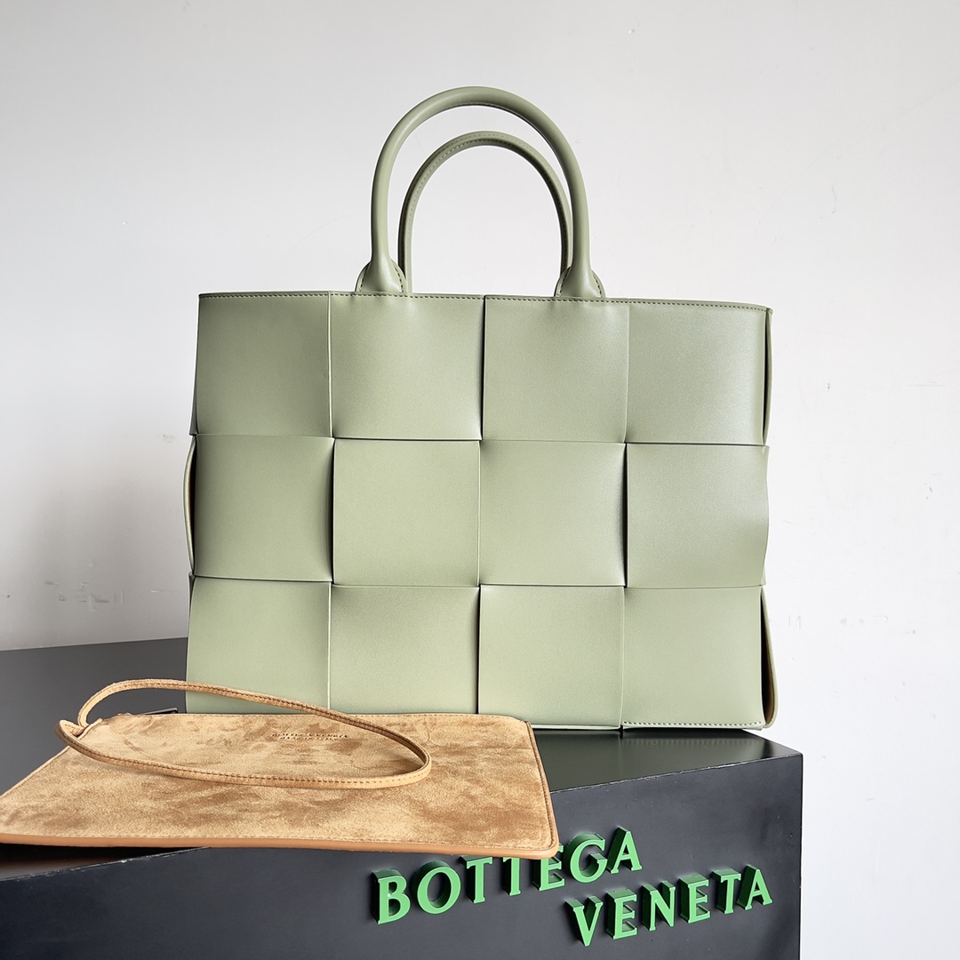 TOP Bottega Veneta BV Tote Bags - Light Green