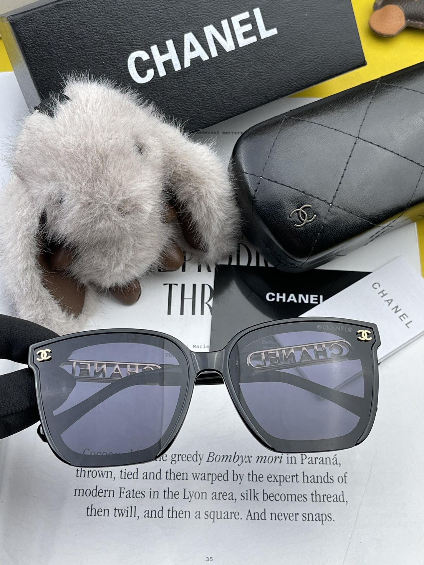 TOP CHANEL Sunglasses - Black