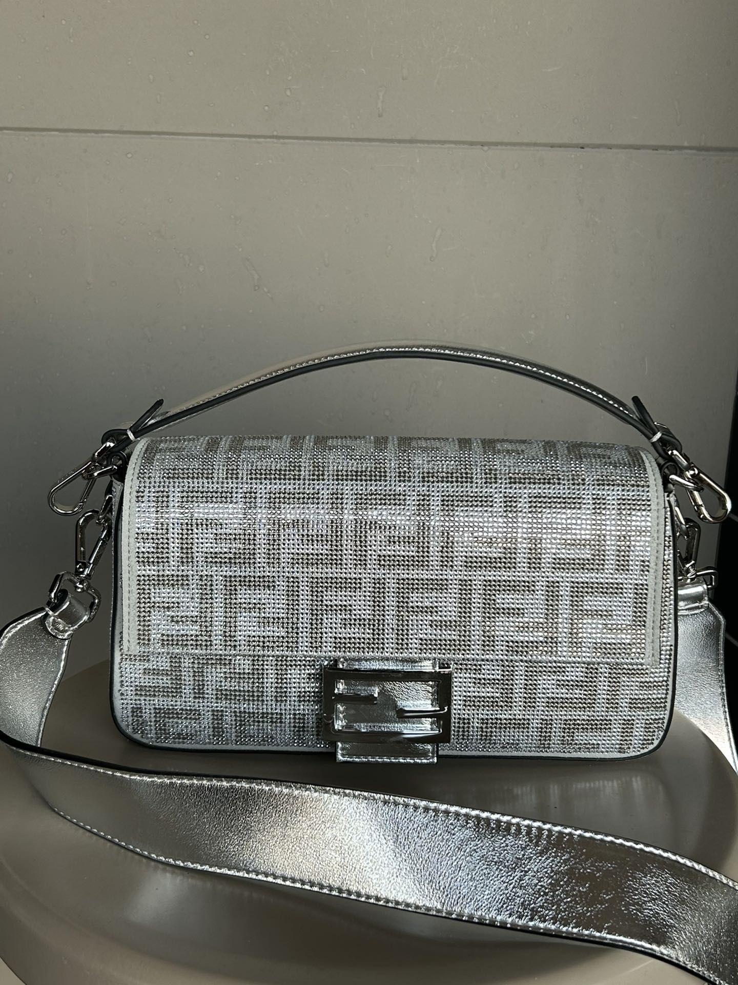 TOP FENDI Full Medium Baguette Bag 26*15*5cm - Silver