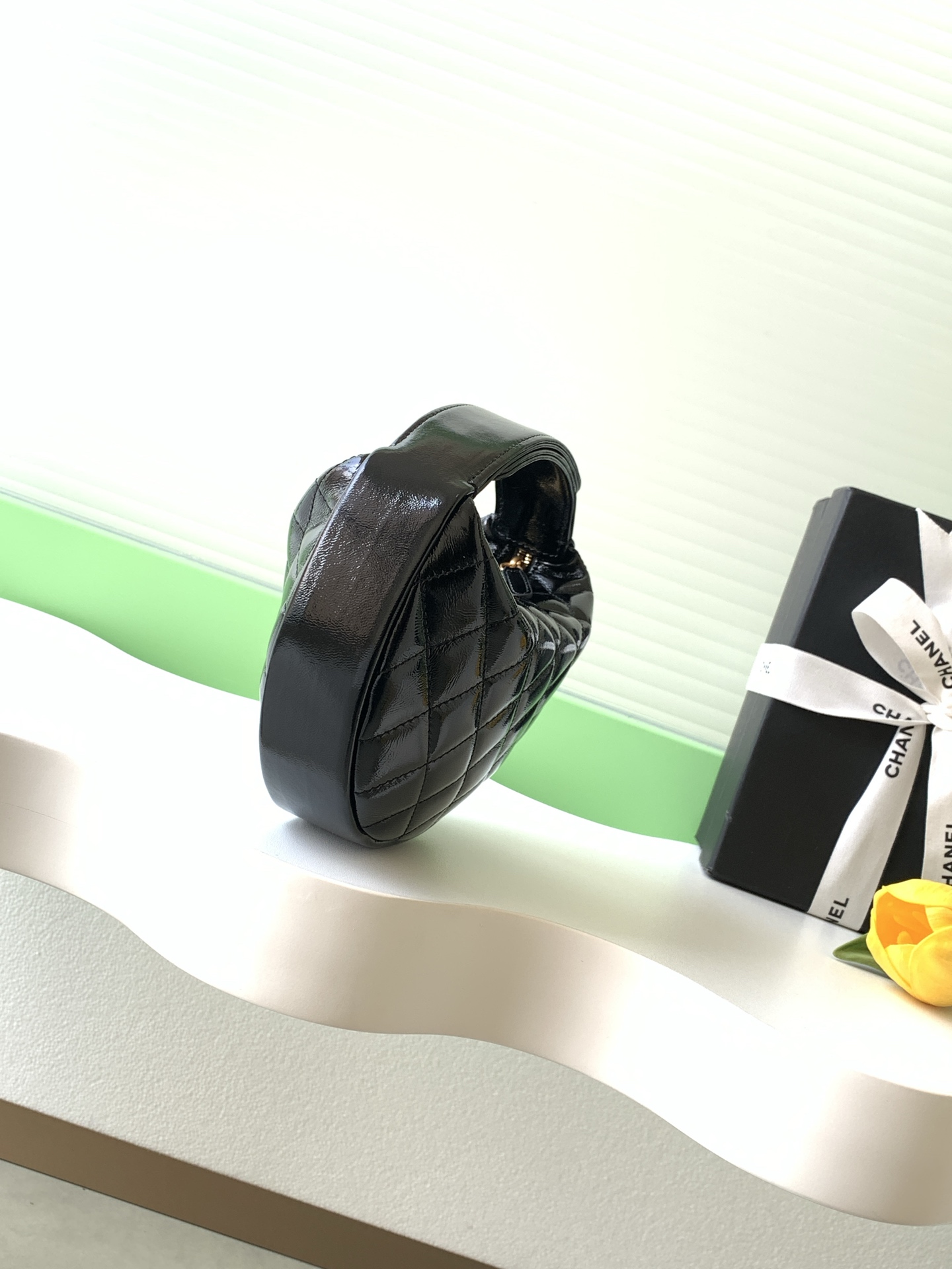 TOP CHANEL Round Hobo Pouch Bag 11x19x8cm - Black